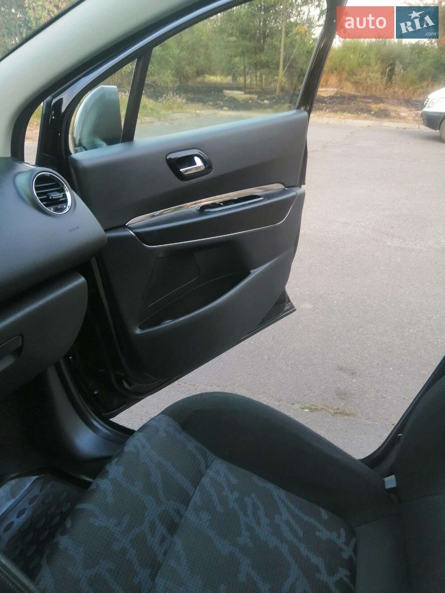 Peugeot 3008 2010 VIN VF30U9HZHAS038313 фото оголошення 12 з 48