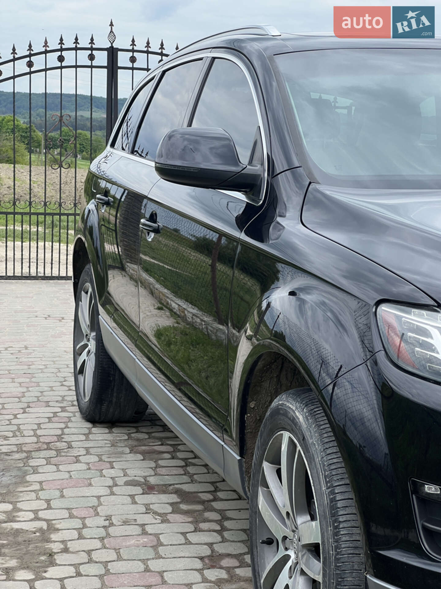 Audi Q7 2013 VIN WA1LGAFE3DD013657 фото оголошення 4 з 23