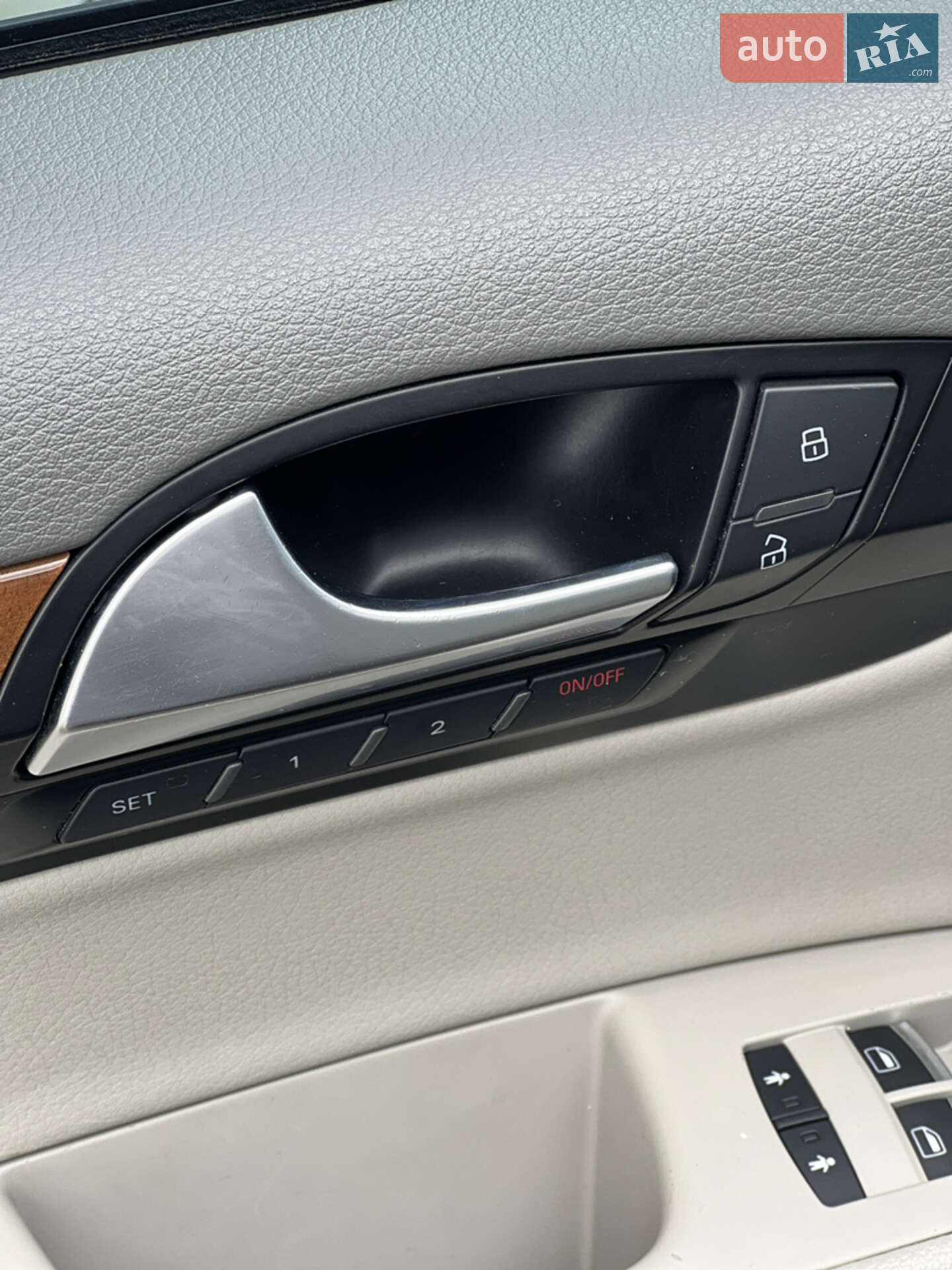 Audi Q7 2013 VIN WA1LGAFE3DD013657 фото оголошення 6 з 23