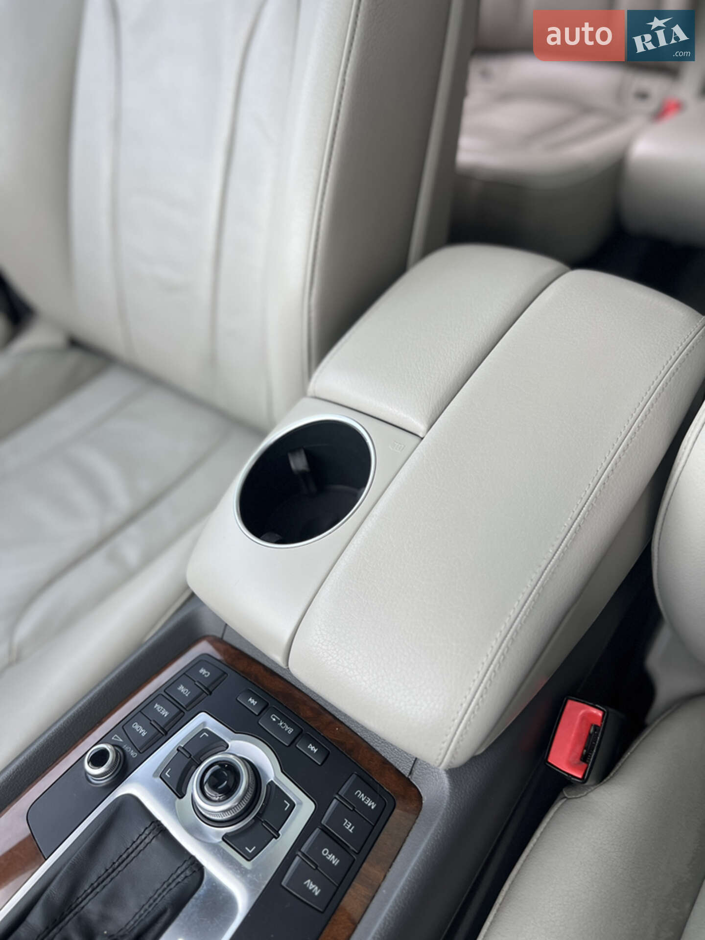 Audi Q7 2013 VIN WA1LGAFE3DD013657 фото оголошення 11 з 23