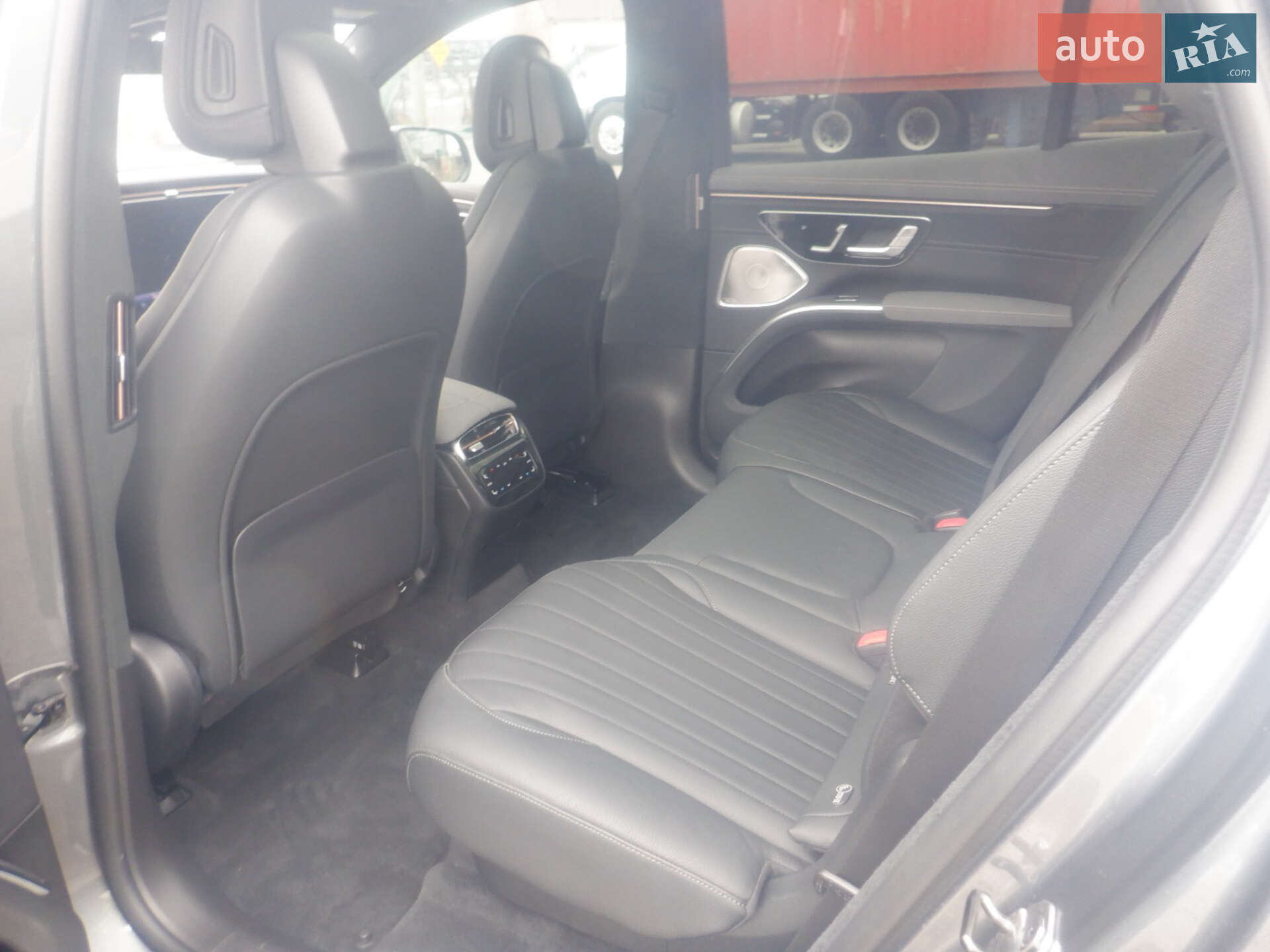 Mercedes-Benz EQS SUV 2023 VIN 4JGDM4EB6PA014752 фото оголошення 33 з 39