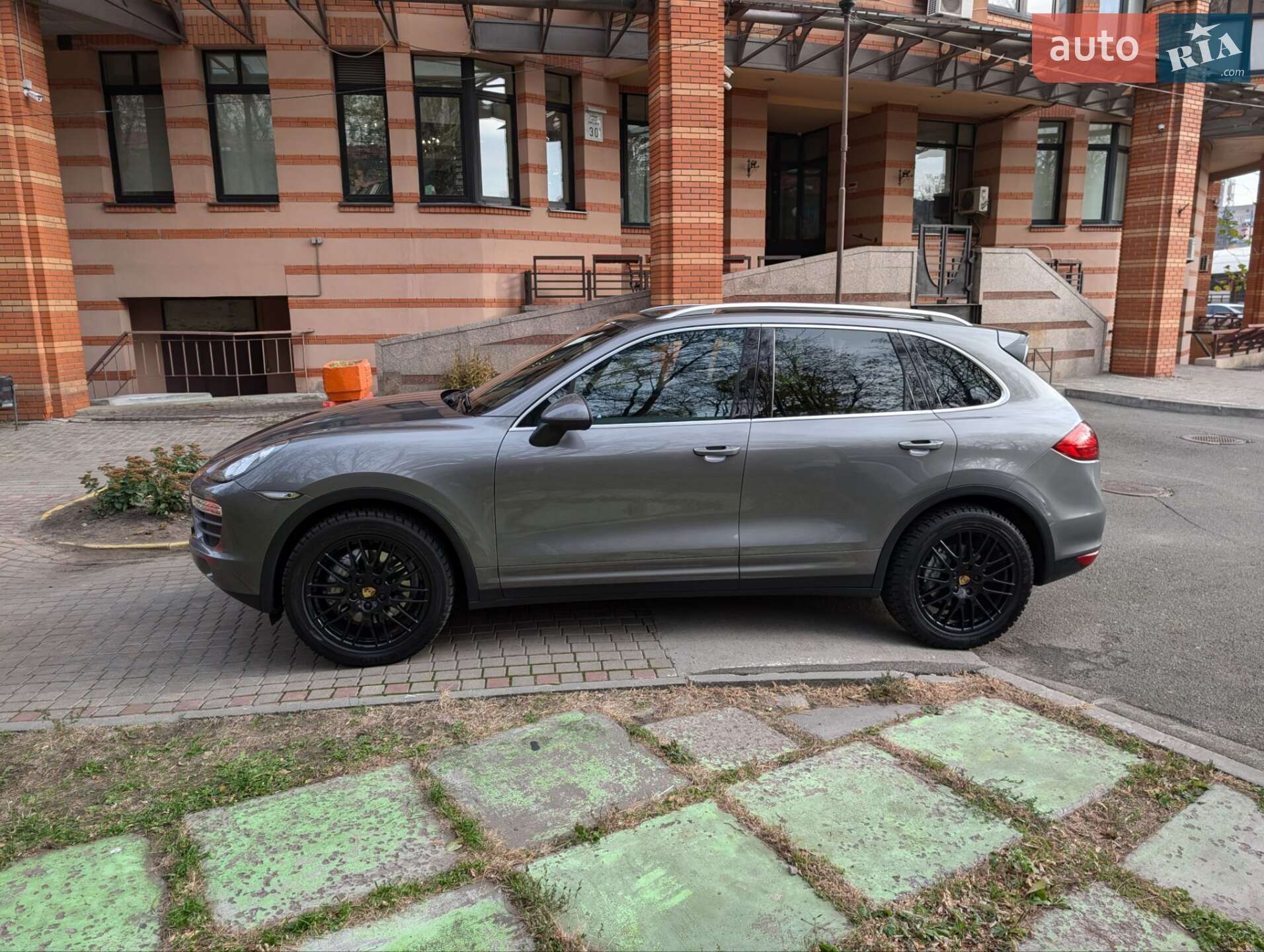 Porsche Cayenne 2010 VIN WP1ZZZ92ZBLA40414 фото оголошення 3 з 27