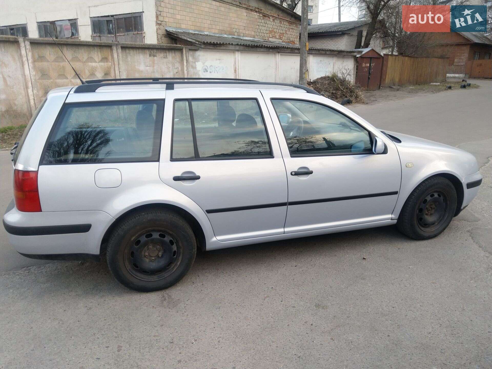 Volkswagen Golf 2000 VIN WVWZZZ1JZYW401059 фото оголошення 4 з 12