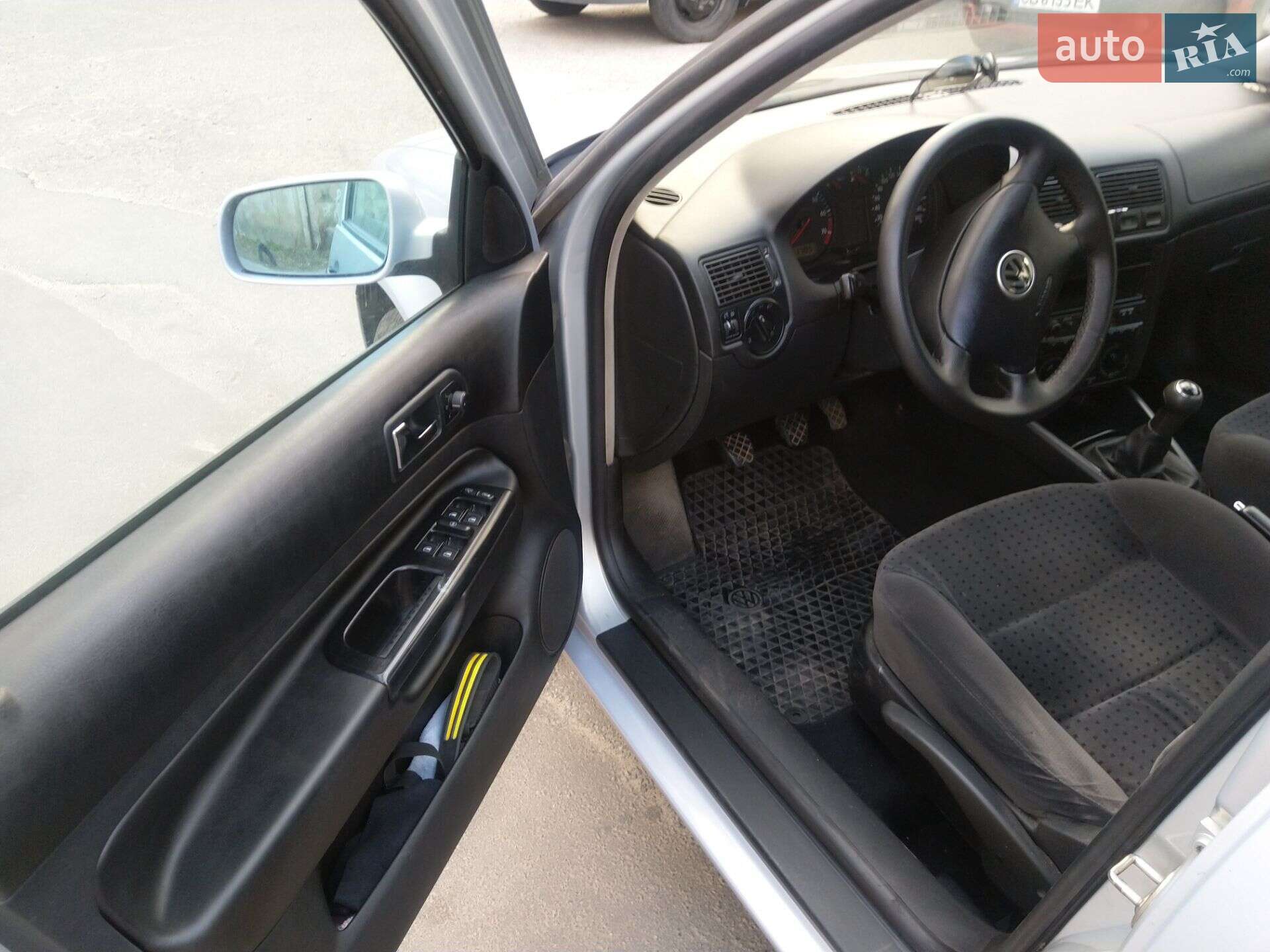 Volkswagen Golf 2000 VIN WVWZZZ1JZYW401059 фото оголошення 10 з 12