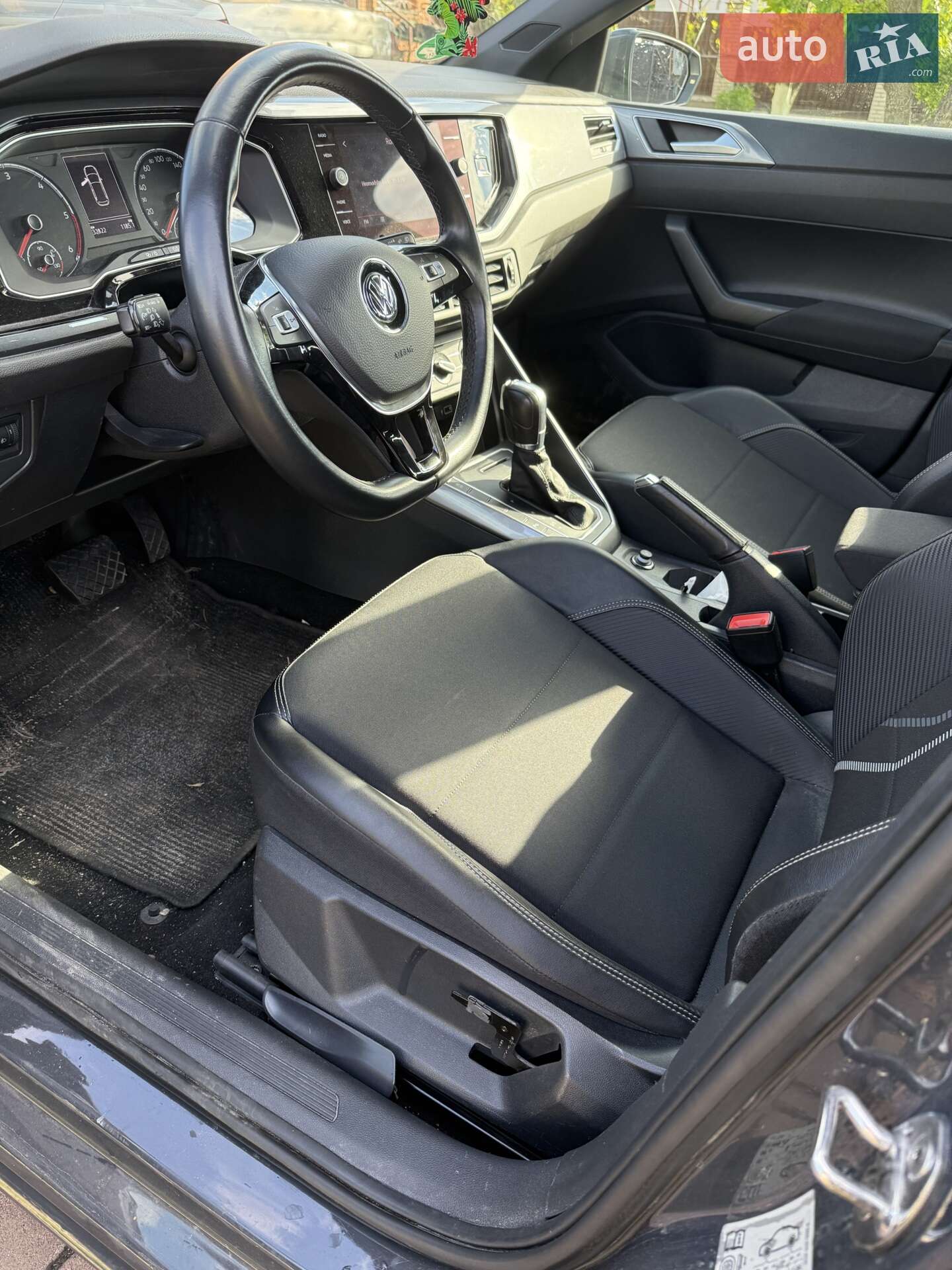 Volkswagen Polo 2018 VIN WVWZZZAWZKY034951 фото оголошення 7 з 10