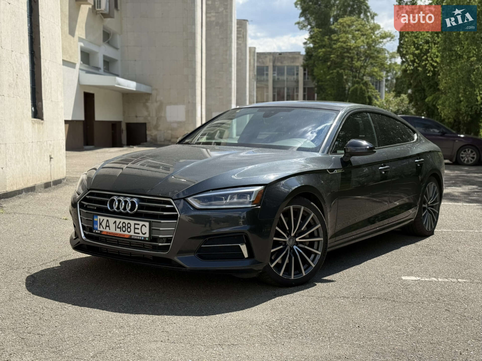 Audi A5 2018 VIN WAUBNCF5XJA078731 фото оголошення 2 з 22