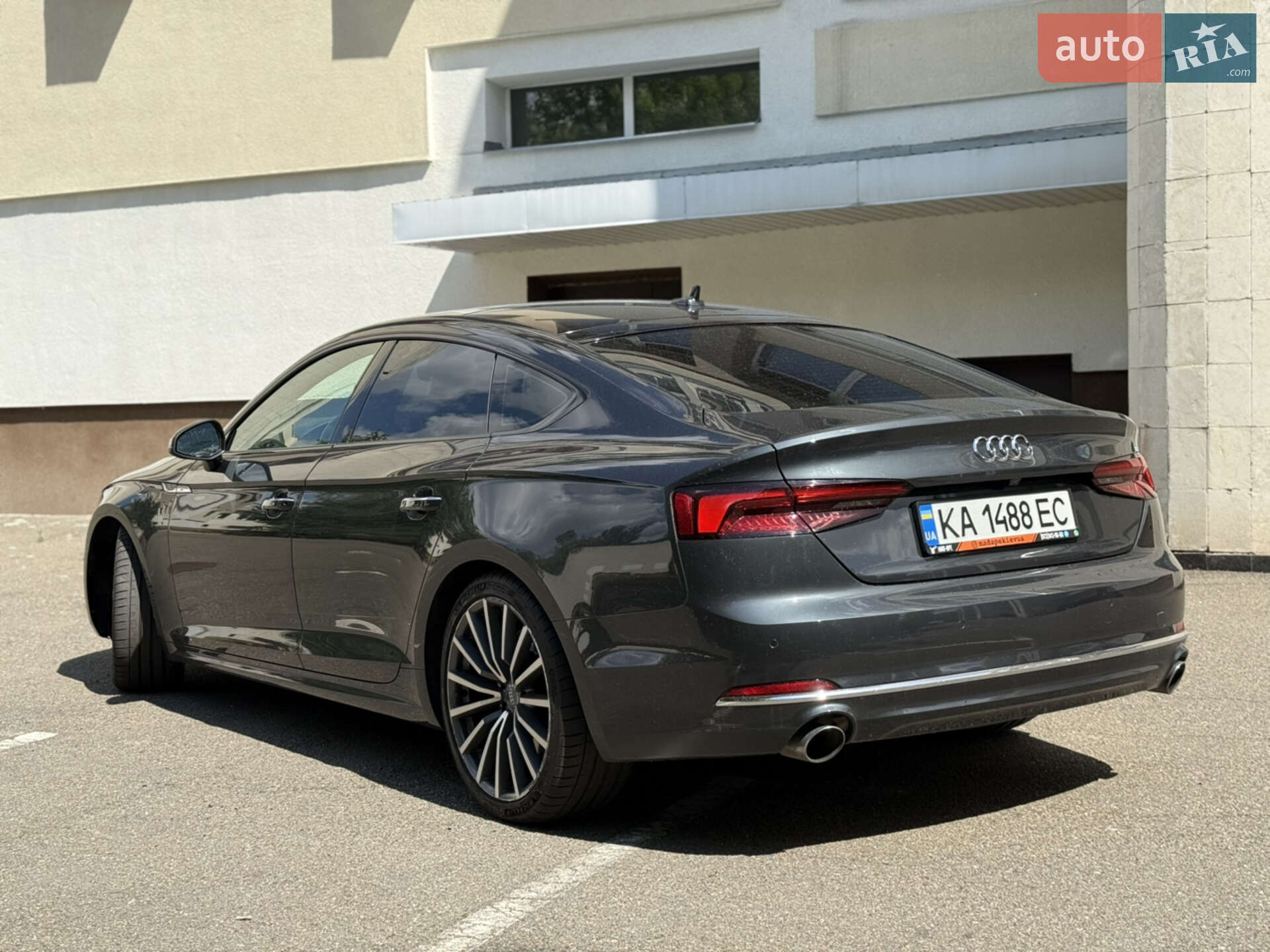 Audi A5 2018 VIN WAUBNCF5XJA078731 фото оголошення 5 з 22