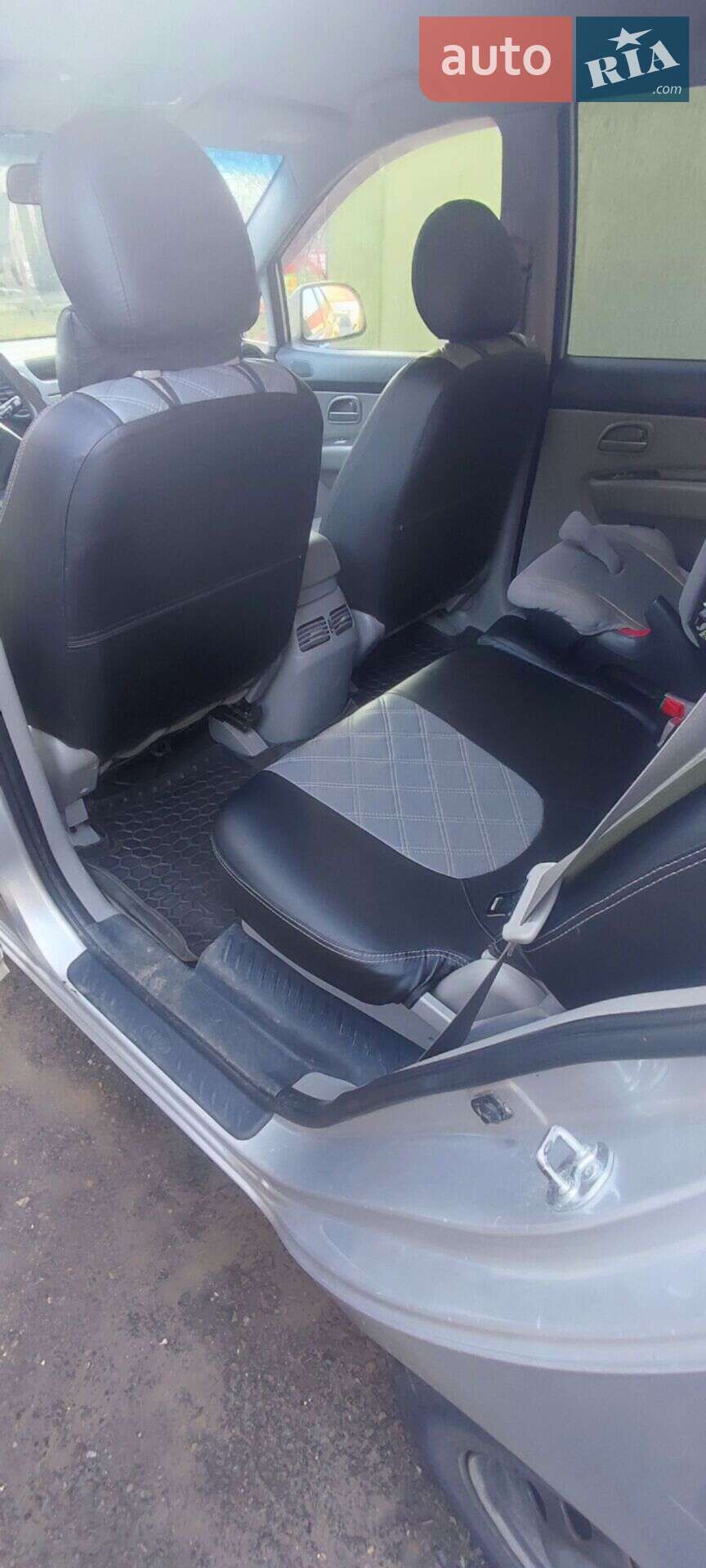 Kia Carens 2008 VIN Y6LFG52429L201001 фото оголошення 5 з 8