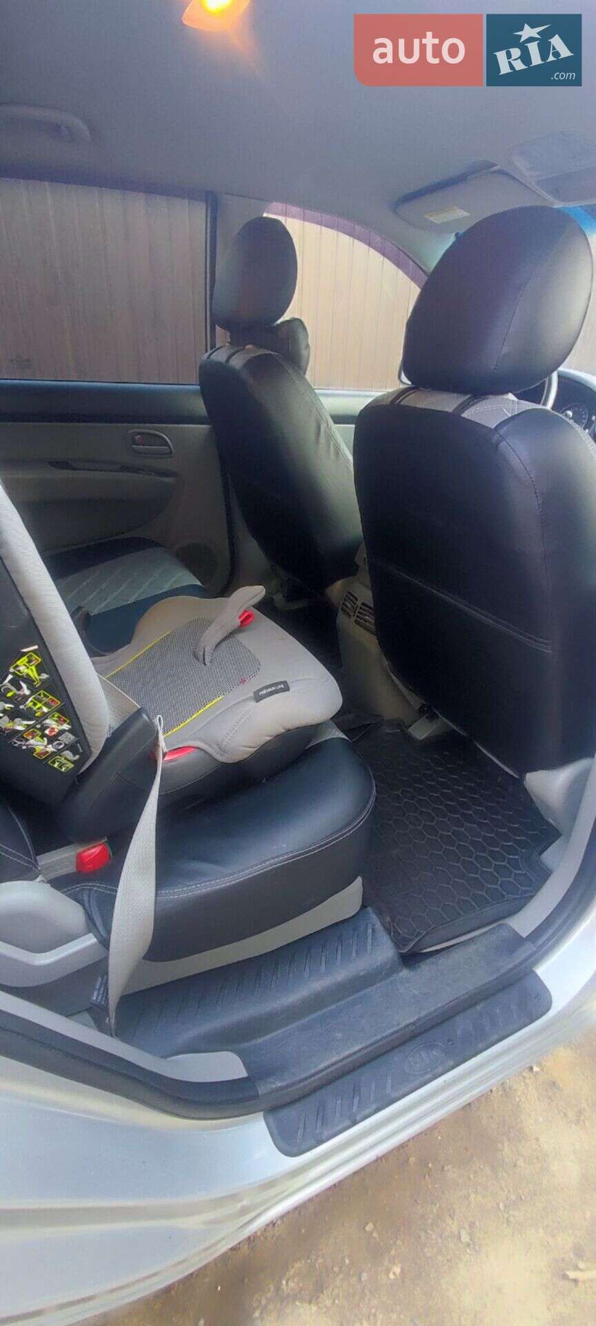Kia Carens 2008 VIN Y6LFG52429L201001 фото оголошення 7 з 8