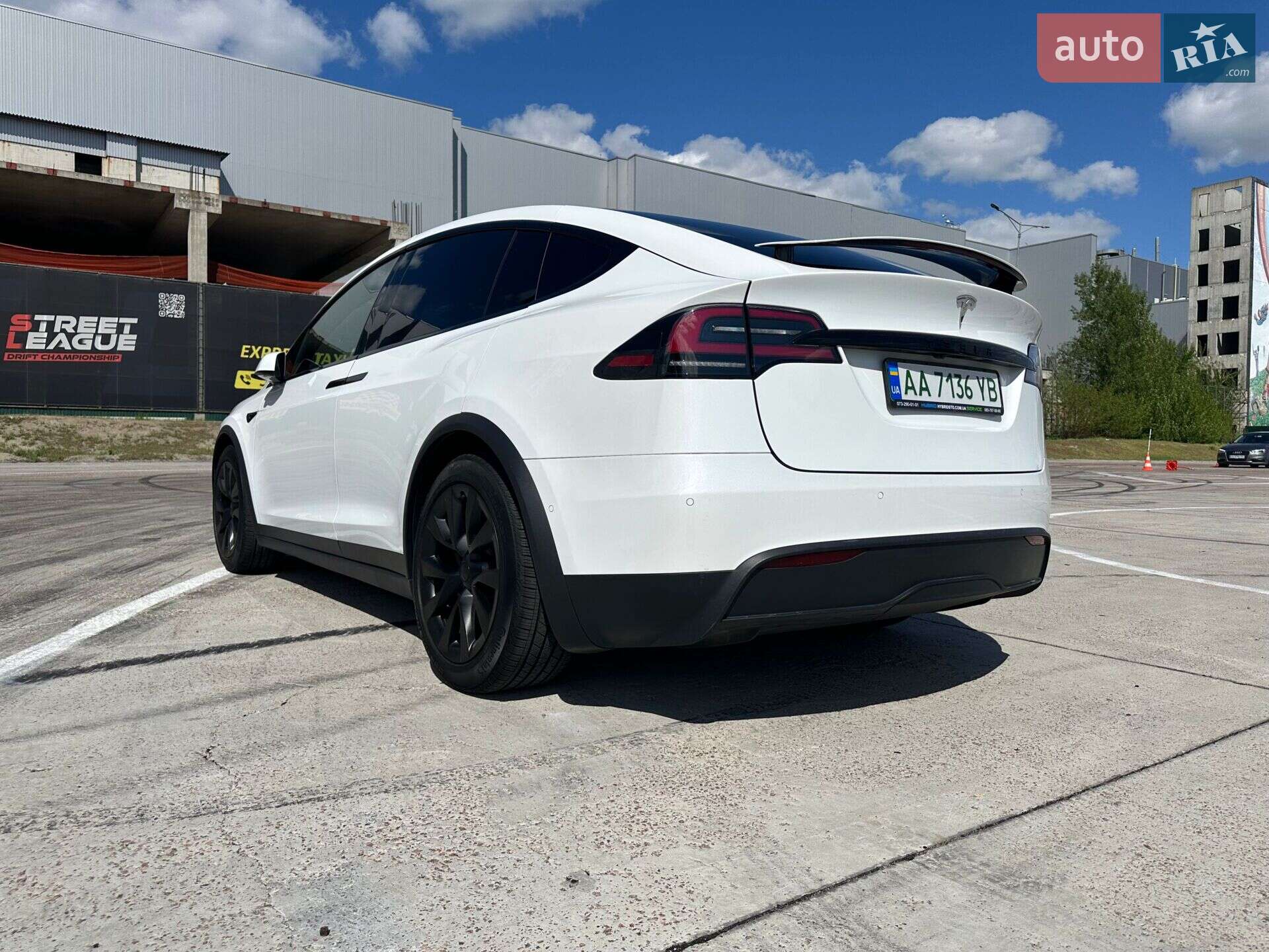 Tesla Model X 2022 VIN 7SAXCDE58NF363062 фото оголошення 2 з 16
