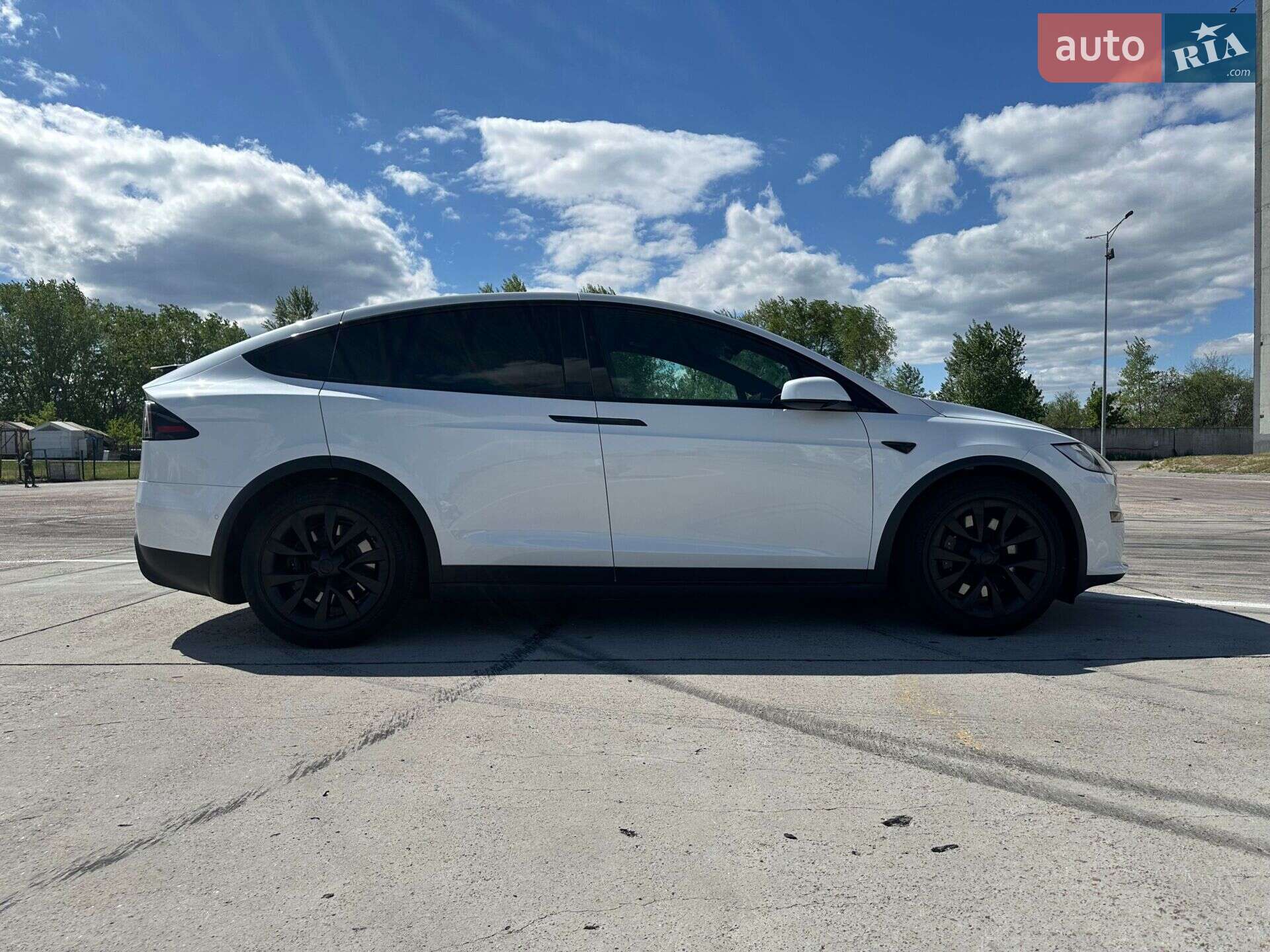 Tesla Model X 2022 VIN 7SAXCDE58NF363062 фото оголошення 6 з 16