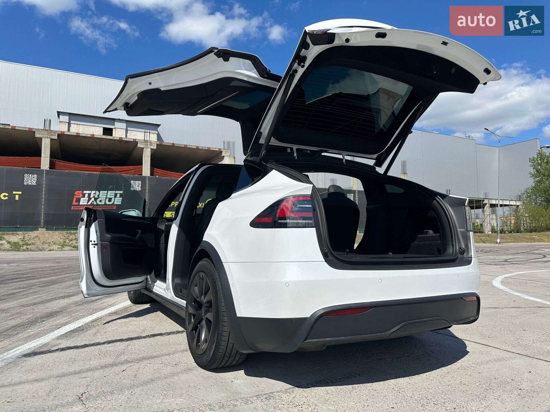 Tesla Model X 2022 VIN 7SAXCDE58NF363062 фото оголошення 9 з 16
