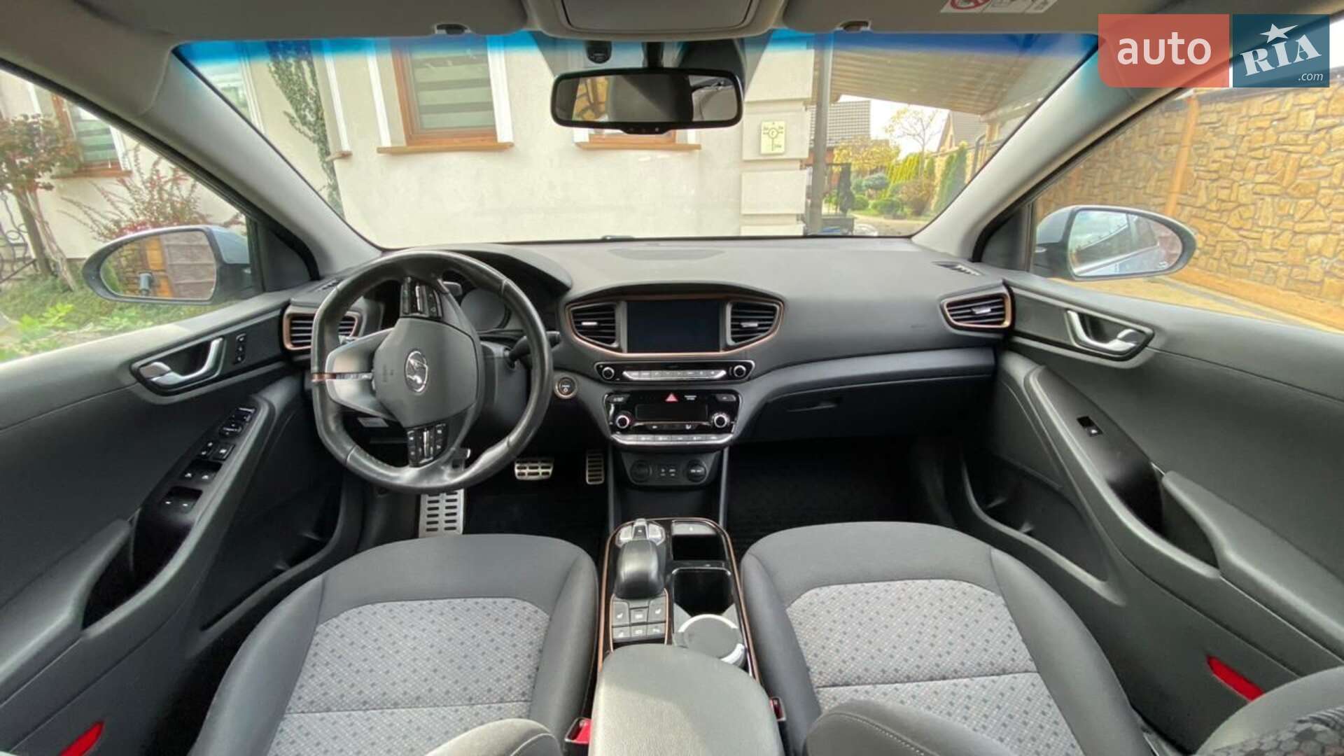 Hyundai Ioniq 2018 VIN KMHC851HFKU042173 фото оголошення 17 з 61