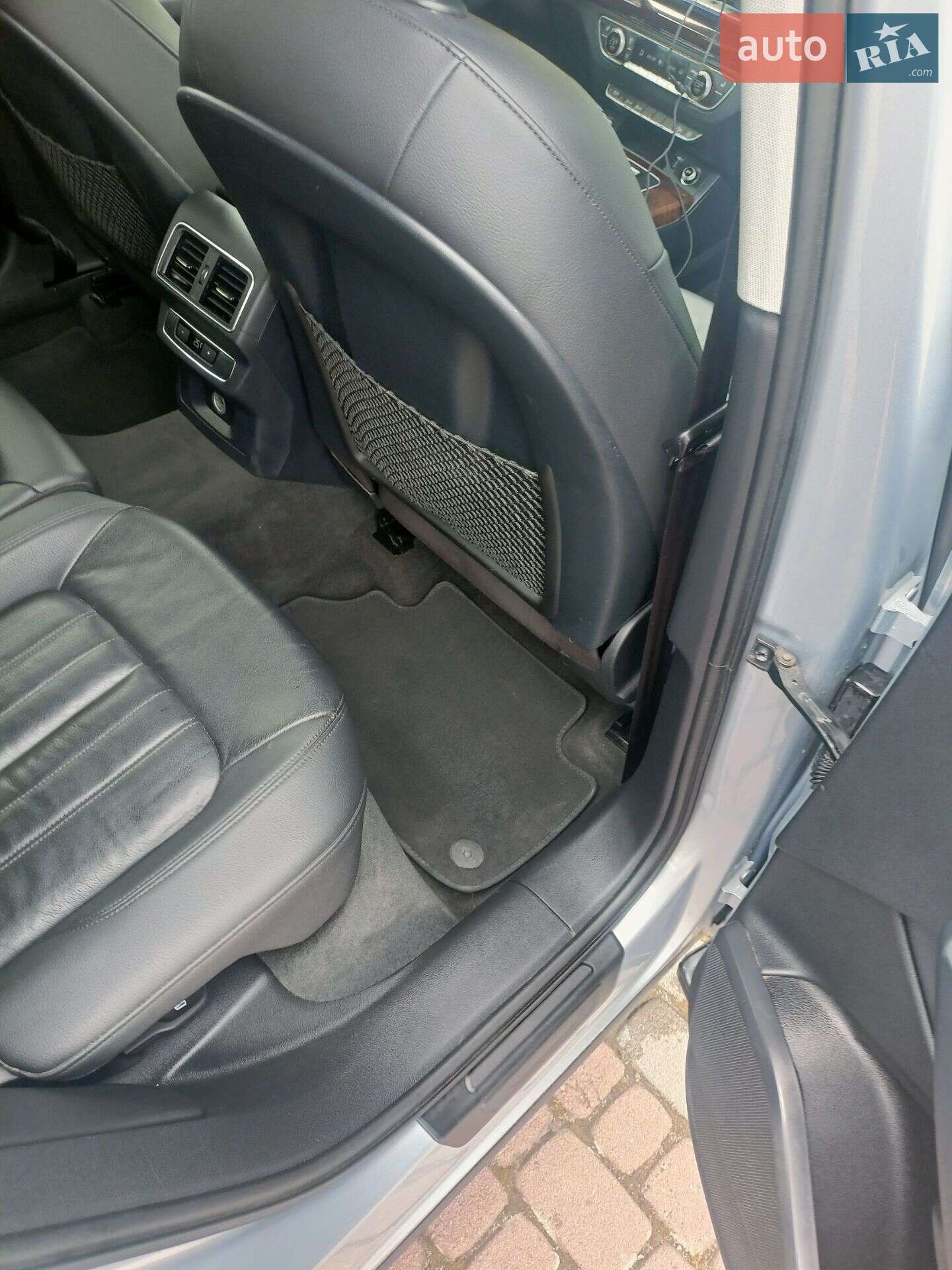 Audi Q5 2018 VIN WA1ANAFY8J2196357 фото оголошення 18 з 73