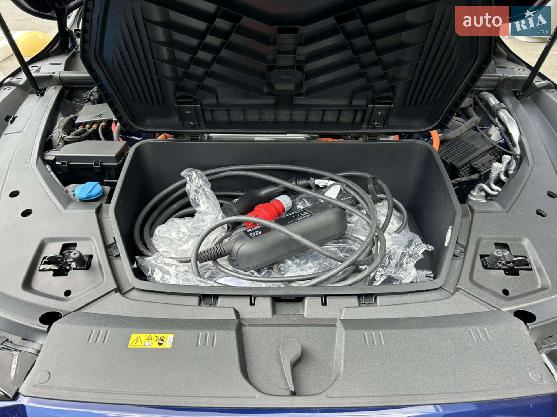 Audi e-tron 2022 VIN WAUZZZGE6NB027652 фото оголошення 13 з 34