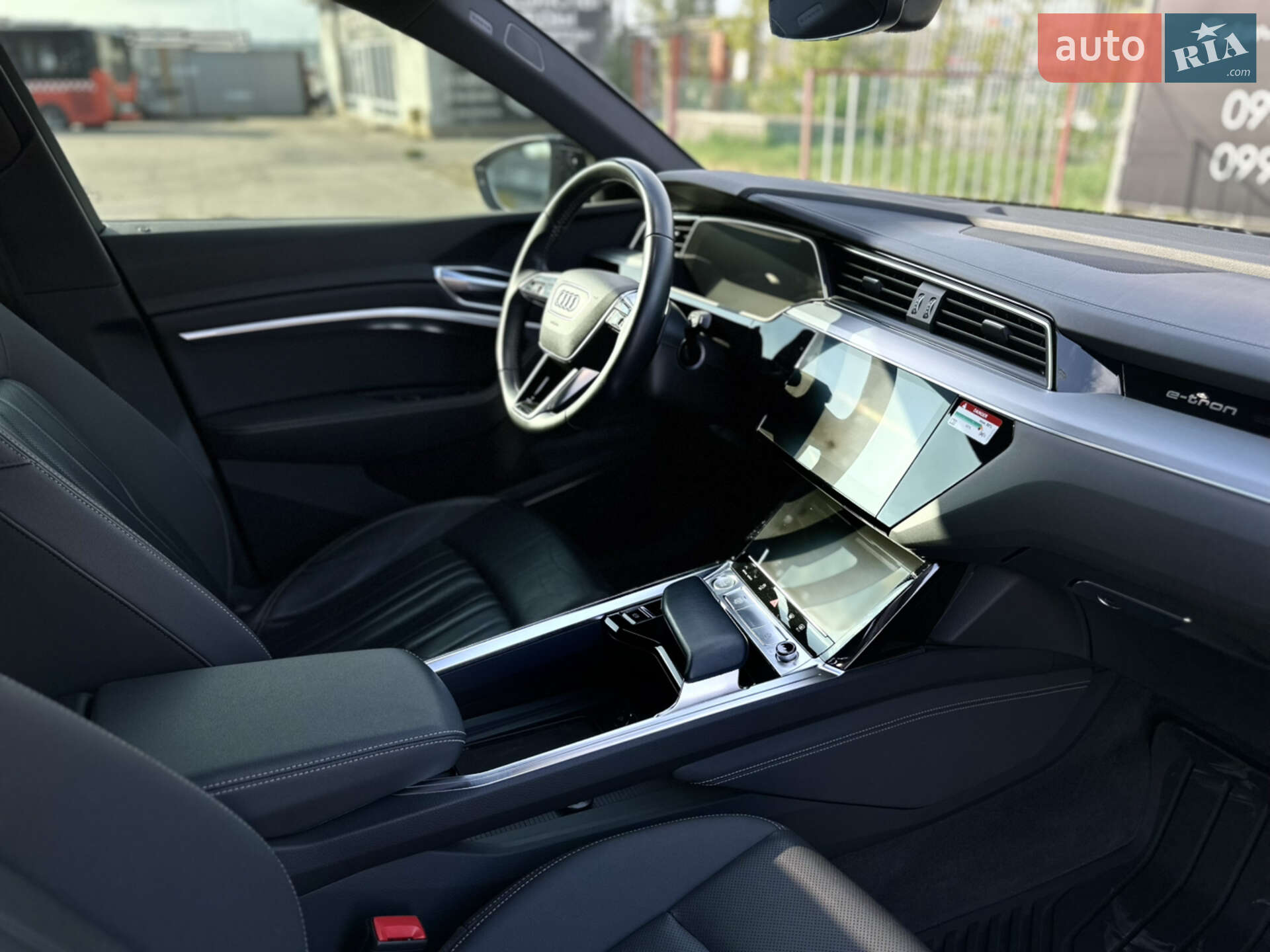 Audi e-tron 2019 VIN WA1VAAGEXKB005783 фото оголошення 19 з 20