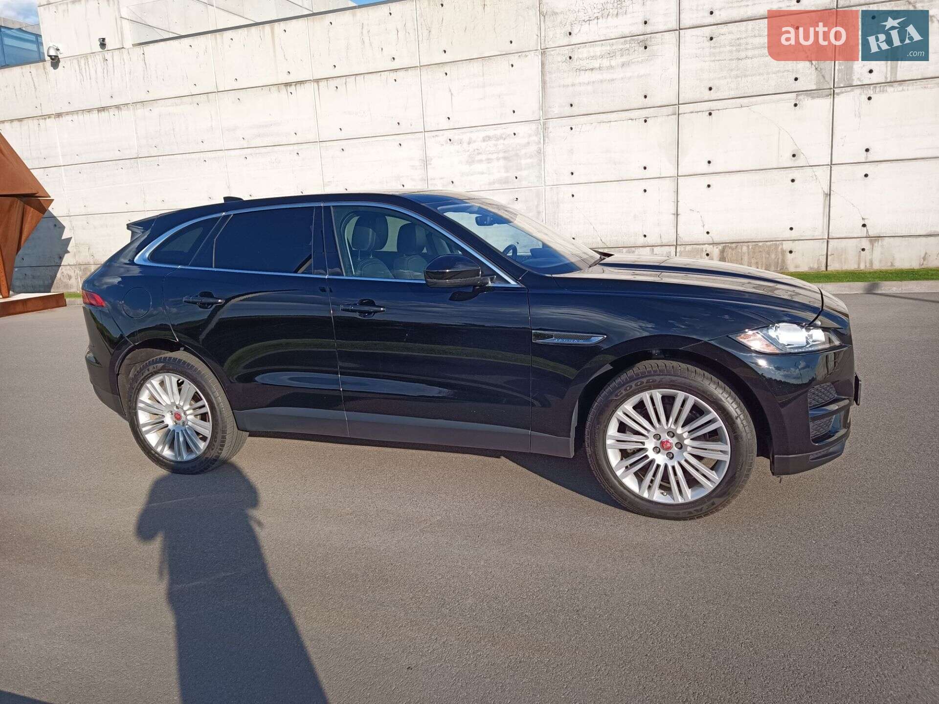 Jaguar F-Pace 2019 VIN SADCK2GX3LA635626 фото оголошення 2 з 68
