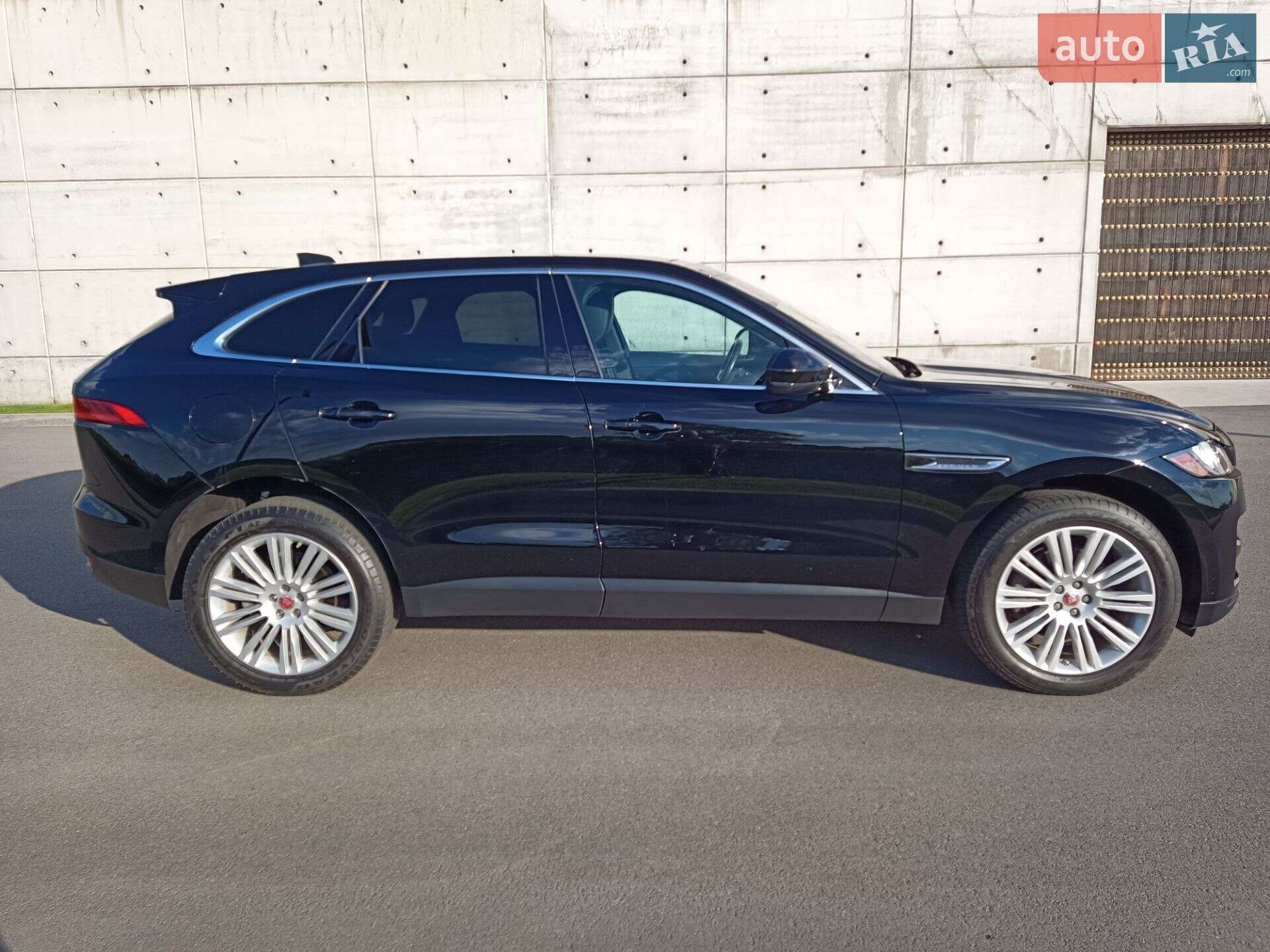 Jaguar F-Pace 2019 VIN SADCK2GX3LA635626 фото оголошення 18 з 68