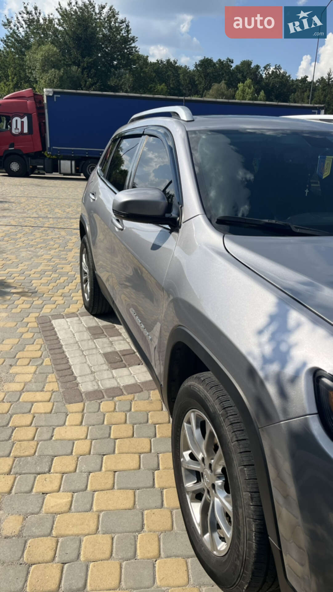 Jeep Cherokee 2019 VIN 1C4PJMLB0KD104290 фото оголошення 6 з 35