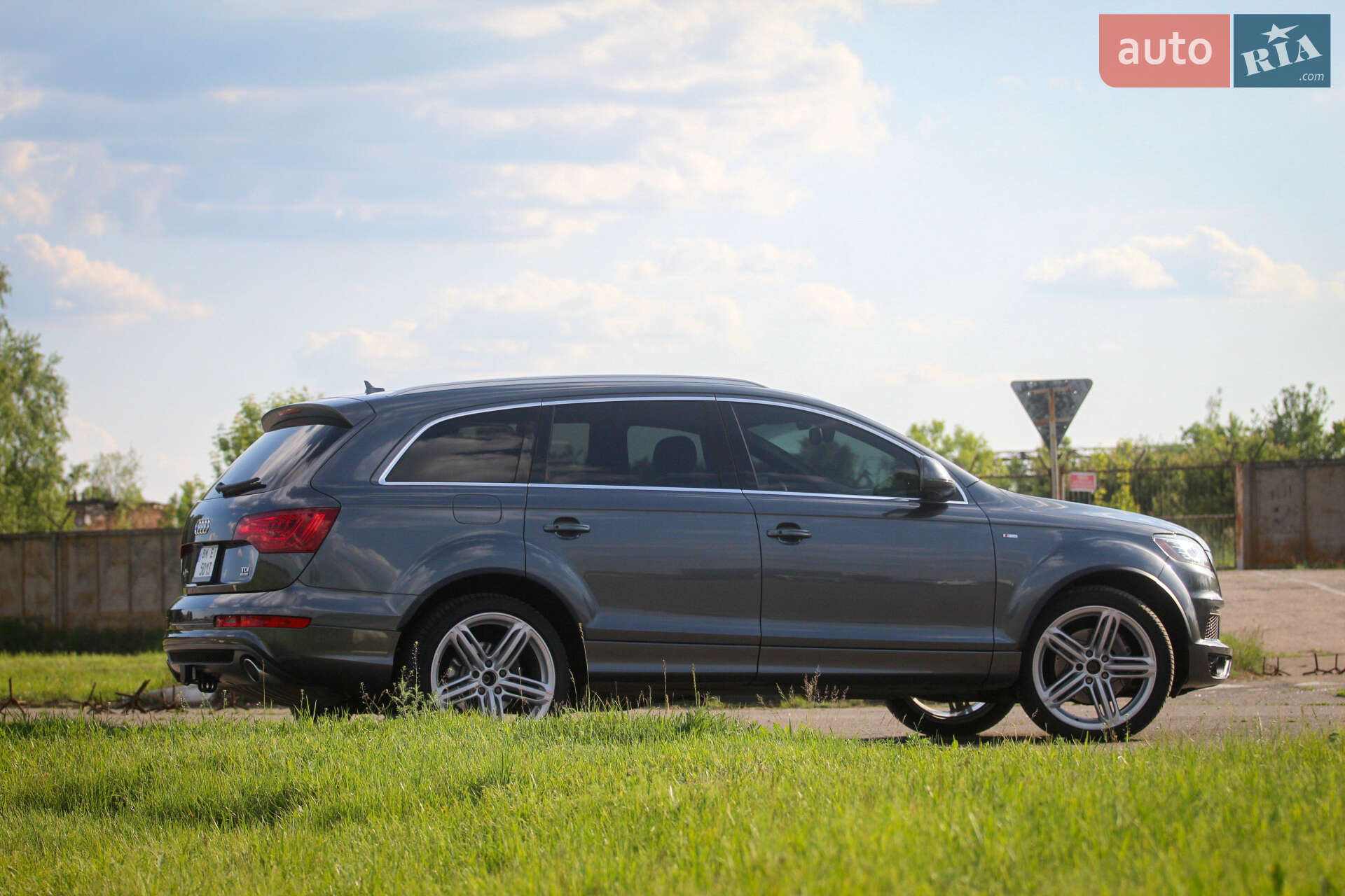 Audi Q7 2011 VIN WA1WMAFE5BD007278 фото оголошення 8 з 15