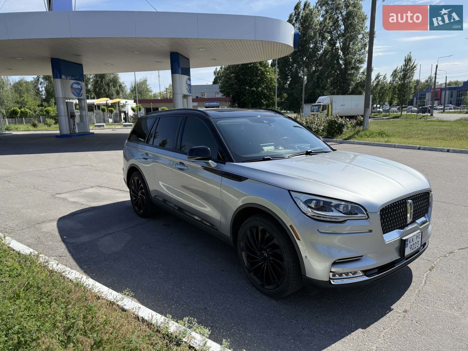 Lincoln Aviator 2020 VIN 5LM5J7XC3LGL26309 фото оголошення 3 з 23