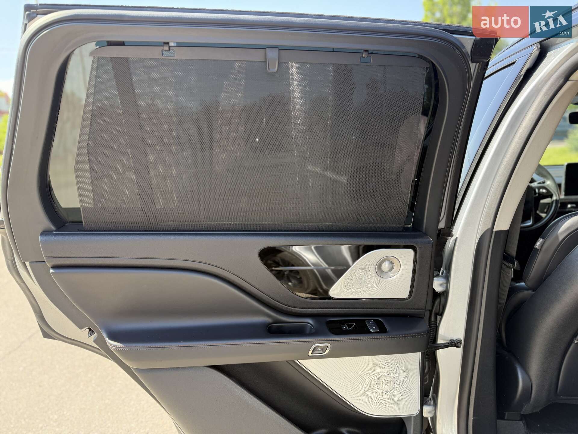 Lincoln Aviator 2020 VIN 5LM5J7XC3LGL26309 фото оголошення 15 з 23