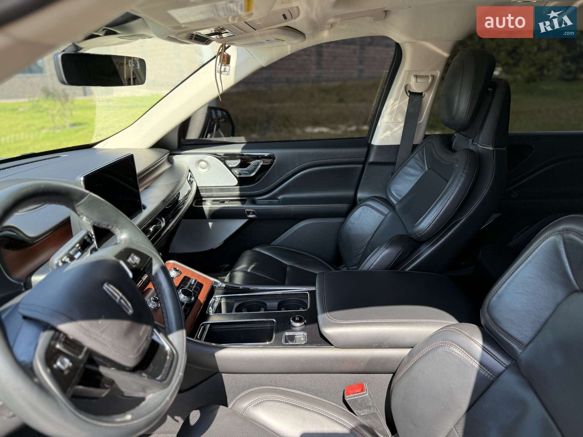 Lincoln Aviator 2020 VIN 5LM5J7XC3LGL26309 фото оголошення 17 з 23
