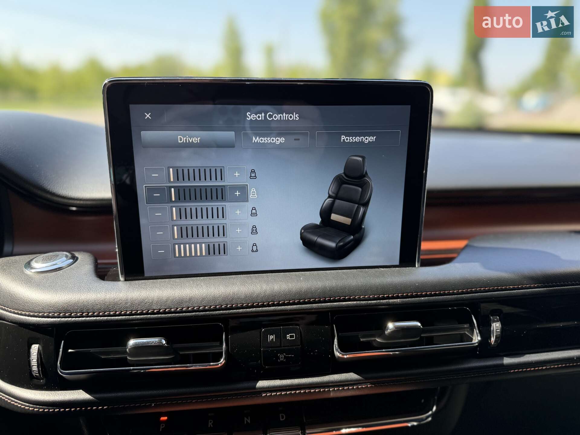 Lincoln Aviator 2020 VIN 5LM5J7XC3LGL26309 фото оголошення 19 з 23