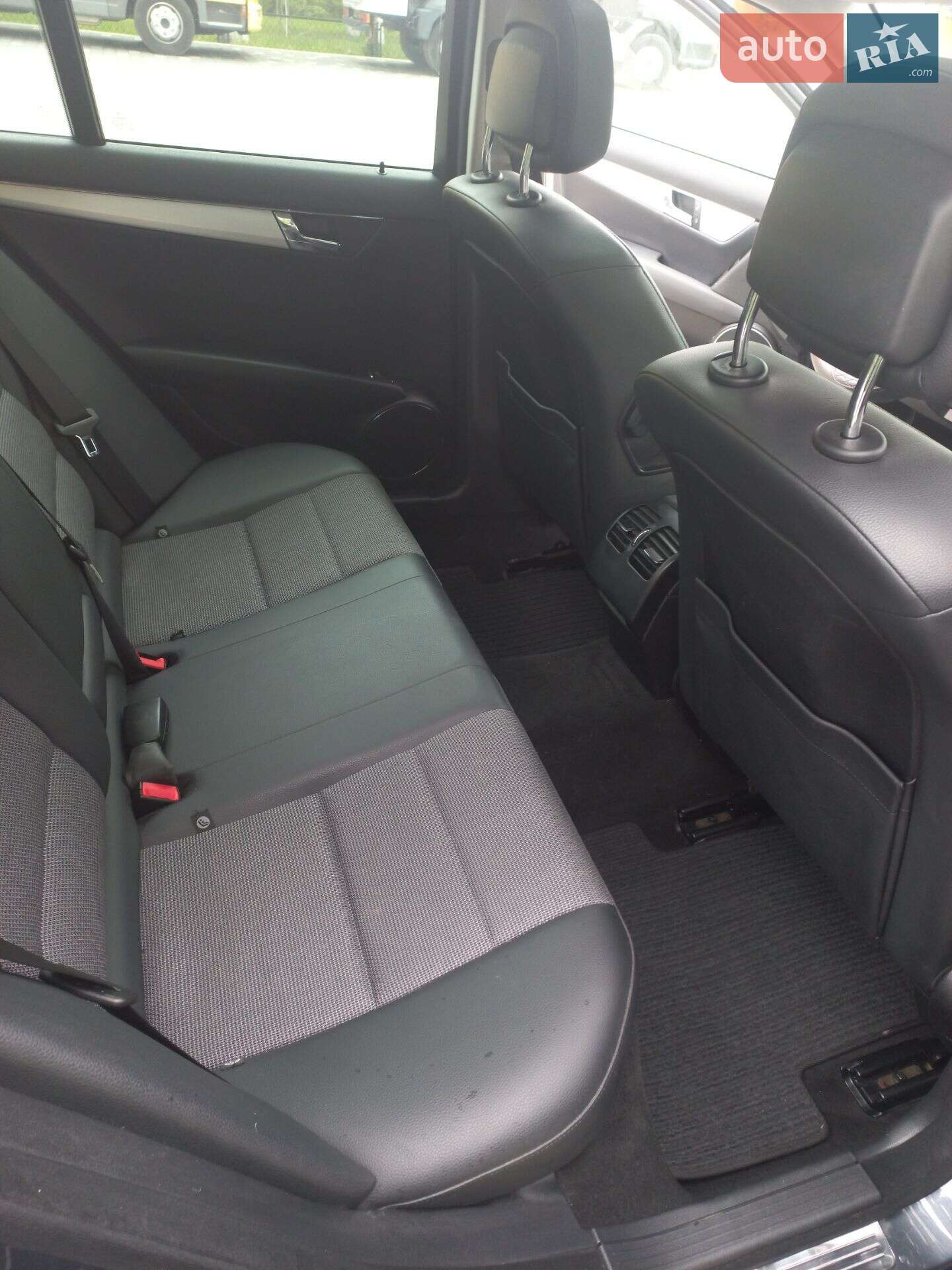 Mercedes-Benz C-Class 2010 VIN WDD2040021A424567 фото оголошення 23 з 39