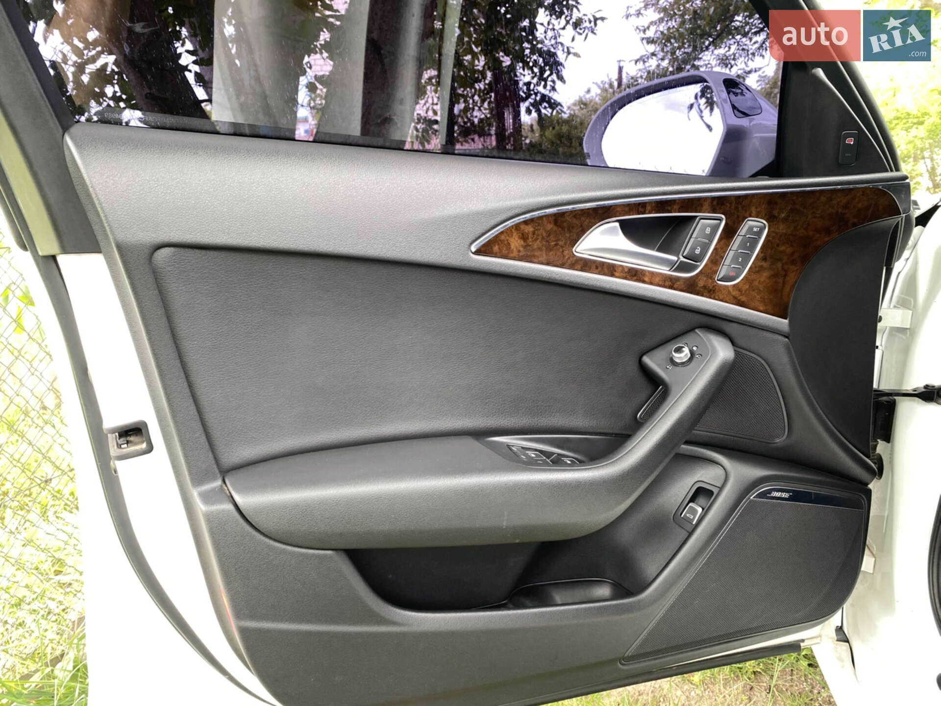 Audi A6 2015 VIN WAUFGAFC9GN004989 фото оголошення 9 з 18