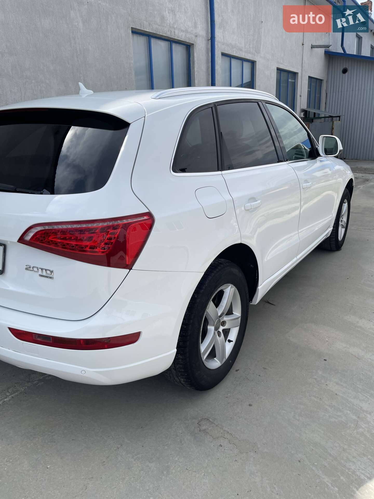 Audi Q5 2010 VIN WAUZZZ8R9AA050277 фото оголошення 3 з 11