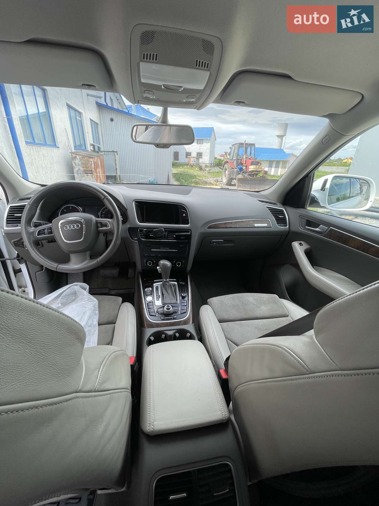 Audi Q5 2010 VIN WAUZZZ8R9AA050277 фото оголошення 6 з 11
