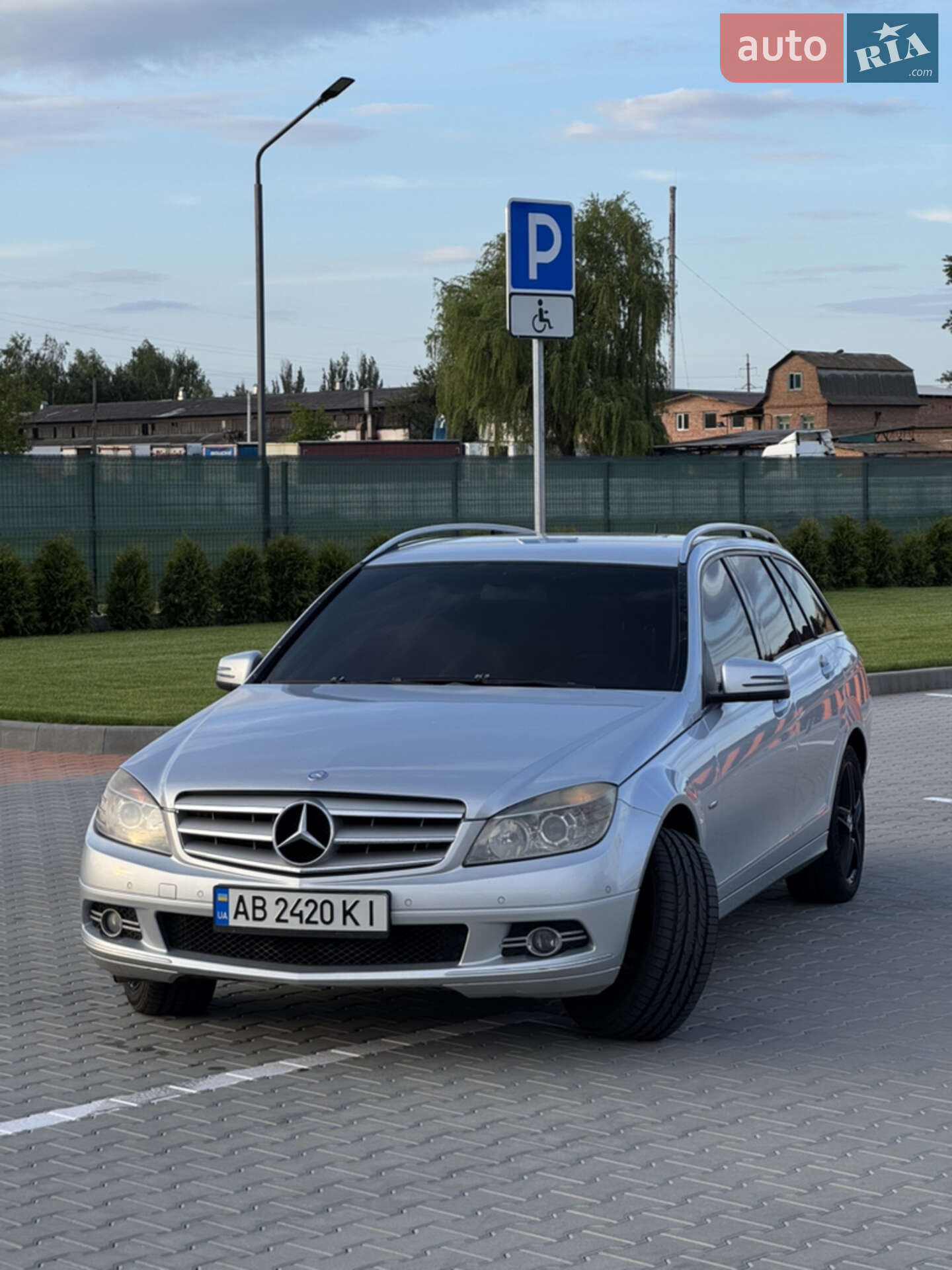 Mercedes-Benz C-Class 2009 VIN WDD2042411F354406 фото оголошення 3 з 15