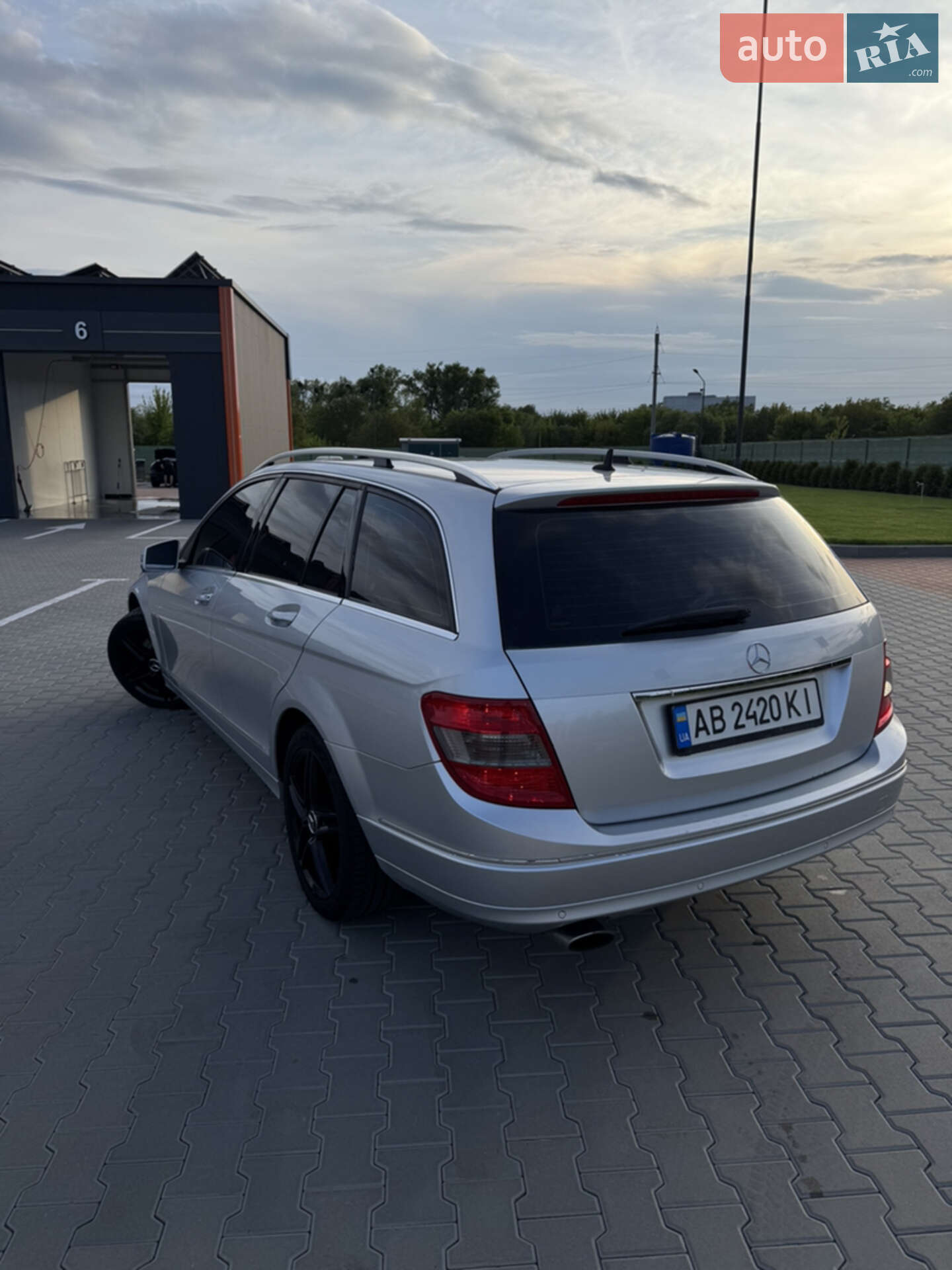 Mercedes-Benz C-Class 2009 VIN WDD2042411F354406 фото оголошення 4 з 15
