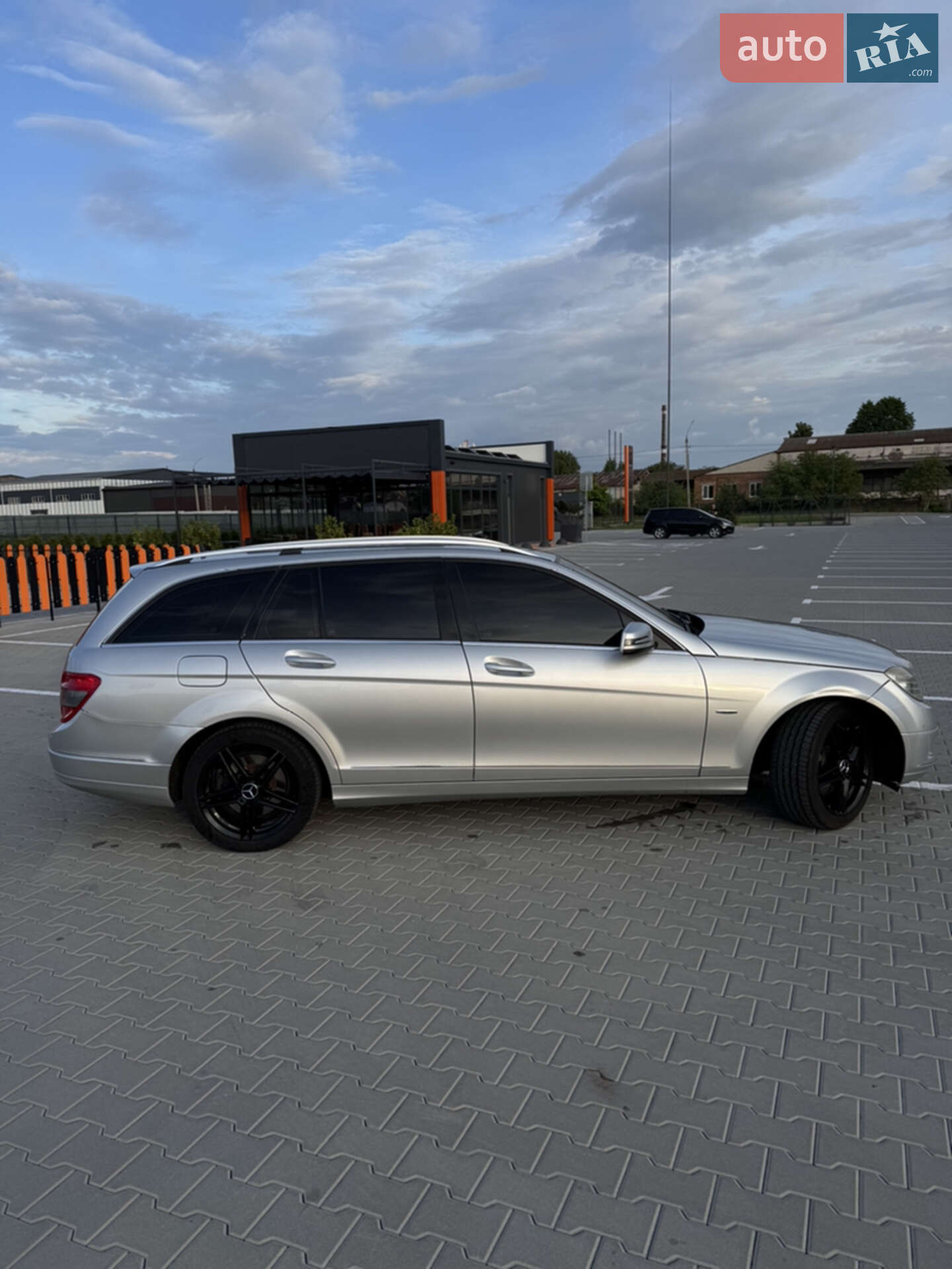 Mercedes-Benz C-Class 2009 VIN WDD2042411F354406 фото оголошення 7 з 15
