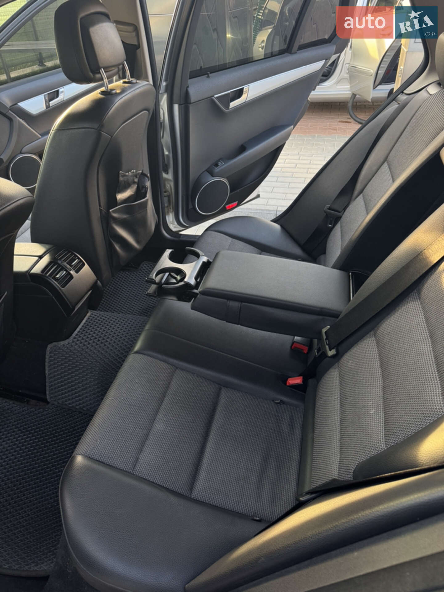 Mercedes-Benz C-Class 2009 VIN WDD2042411F354406 фото оголошення 9 з 15