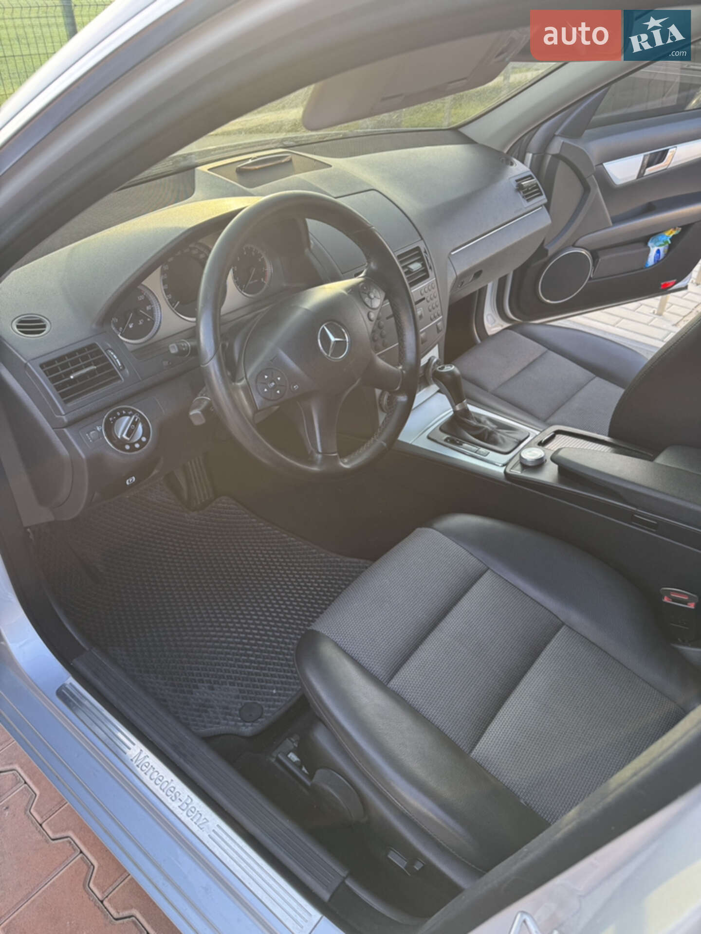 Mercedes-Benz C-Class 2009 VIN WDD2042411F354406 фото оголошення 10 з 15