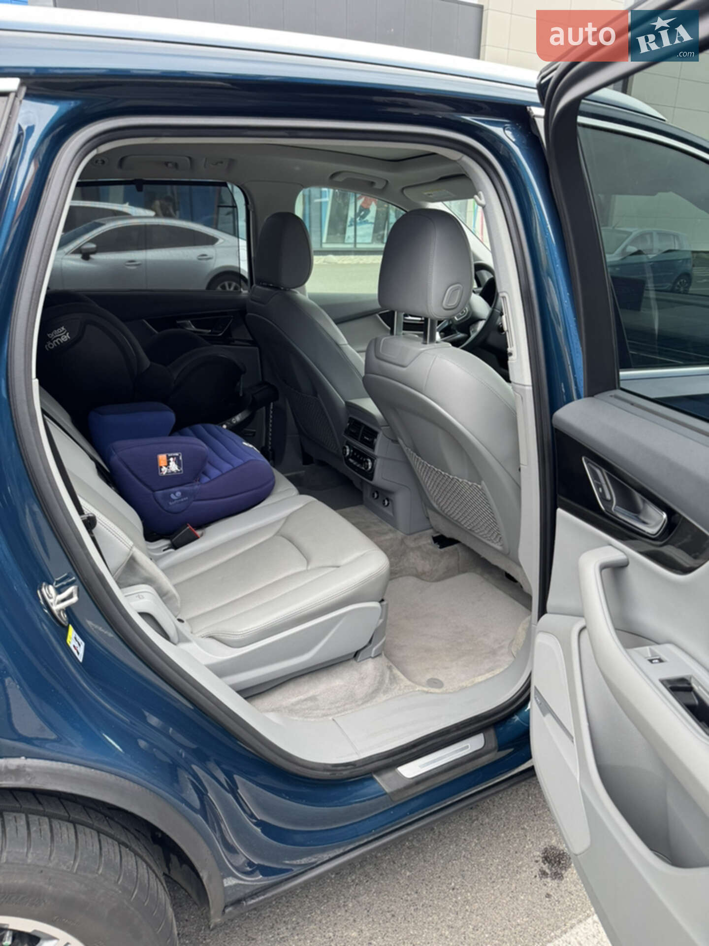 Audi Q7 2017 VIN WA1VAAF78JD023902 фото оголошення 30 з 36