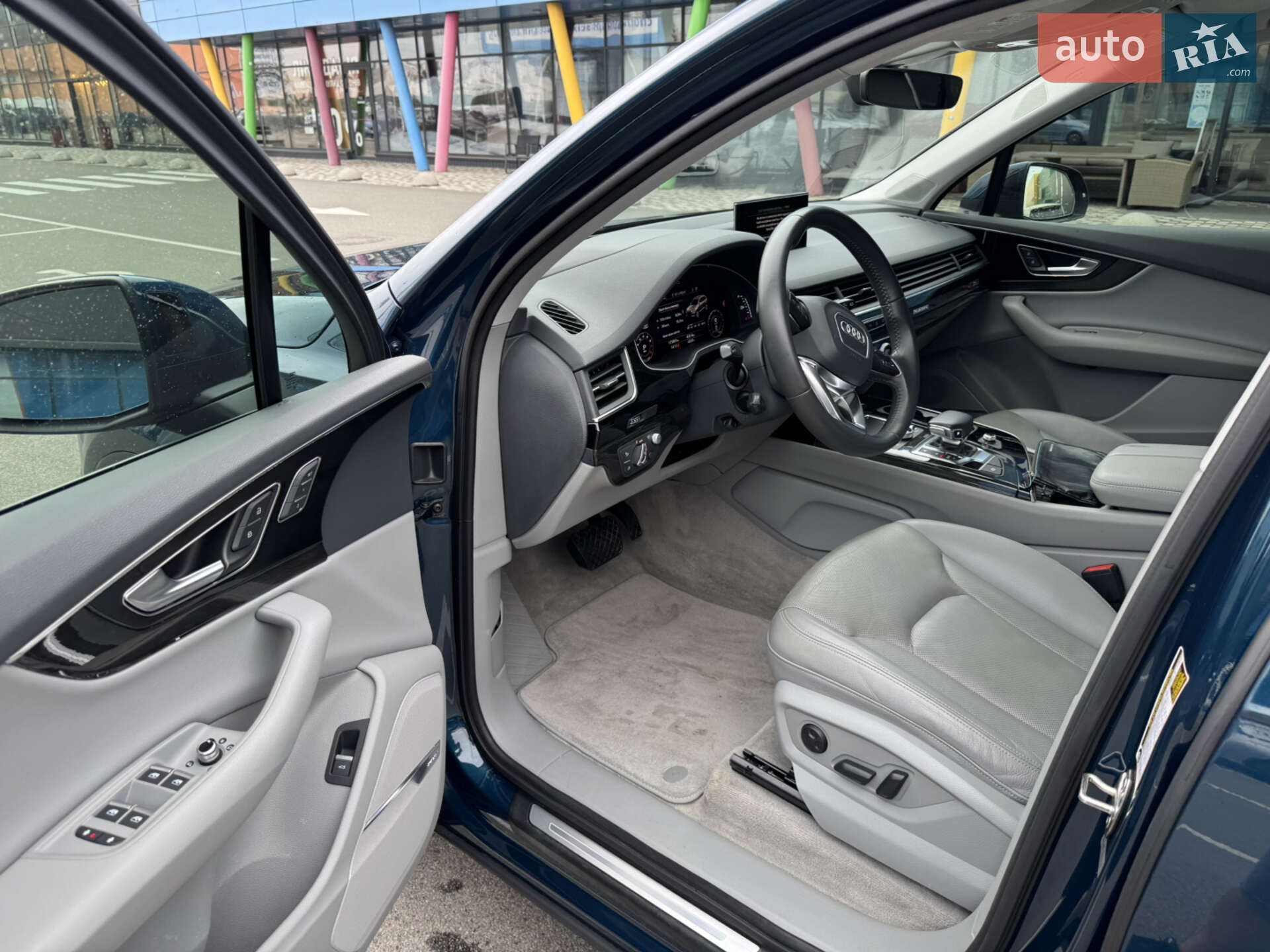 Audi Q7 2017 VIN WA1VAAF78JD023902 фото оголошення 32 з 36