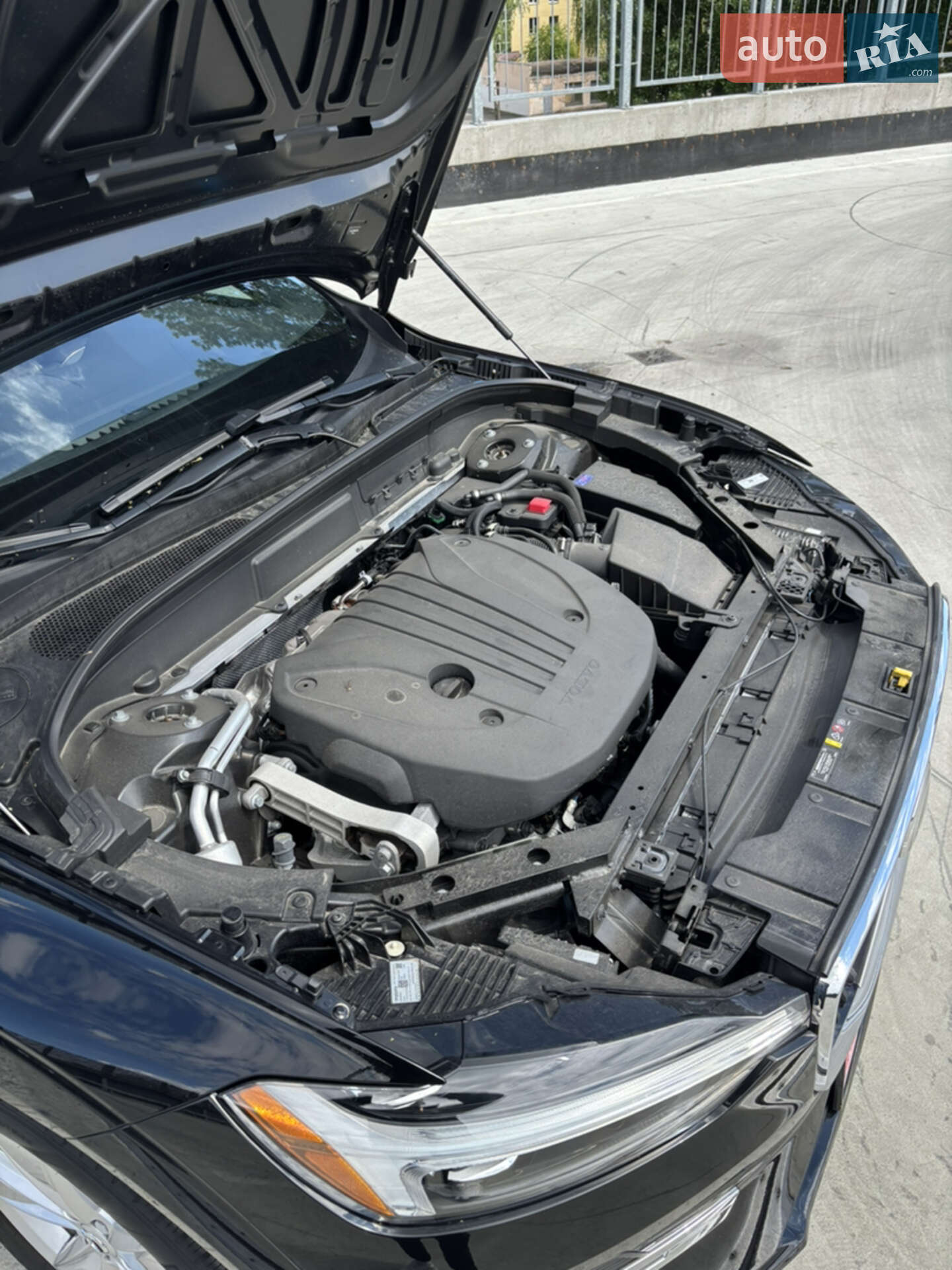 Volvo XC60 2022 VIN YV4L12DK2N1051287 фото оголошення 24 з 25