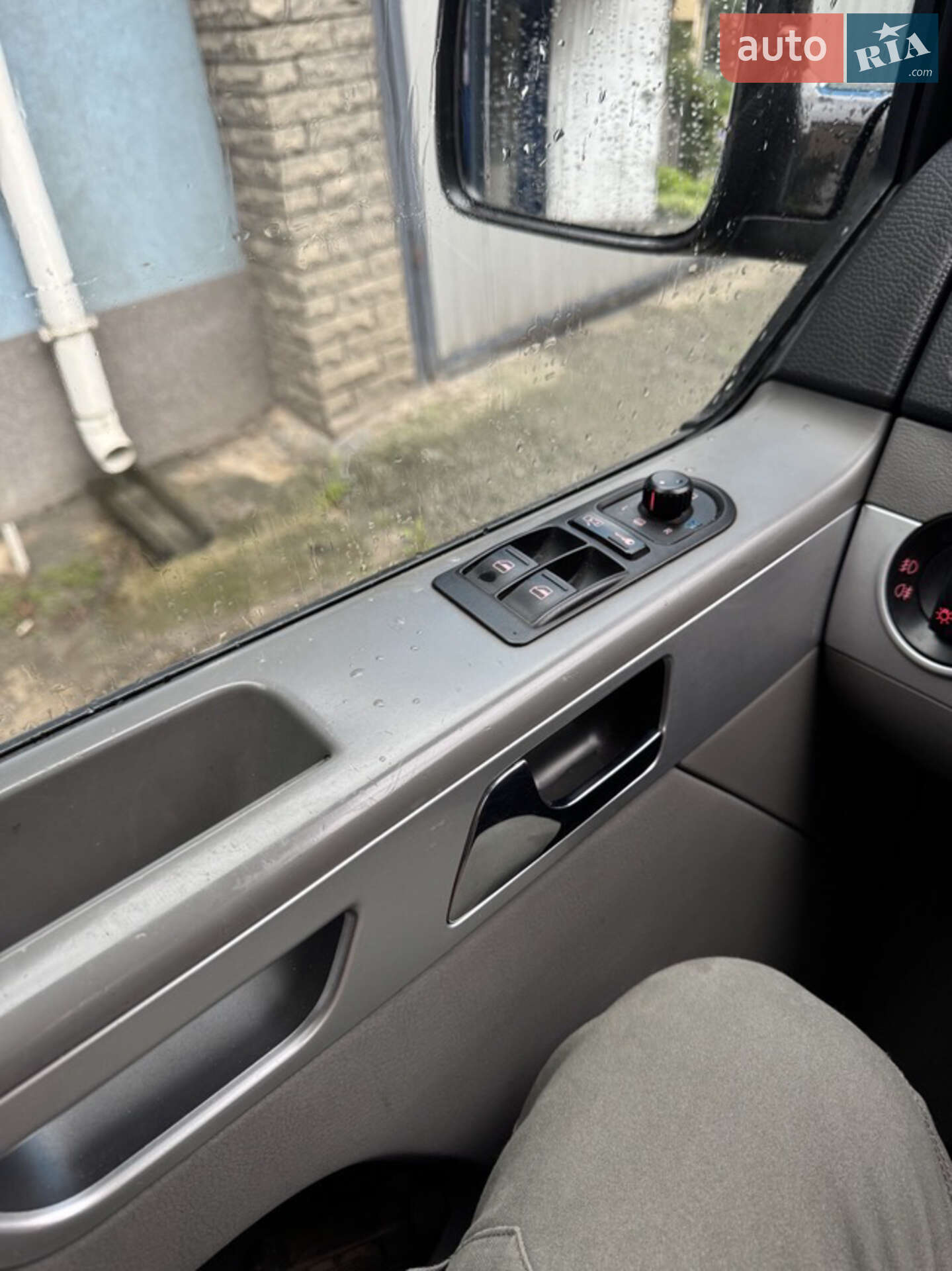 Volkswagen Multivan 2008 VIN WV2ZZZ7HZ8H039307 фото оголошення 2 з 13