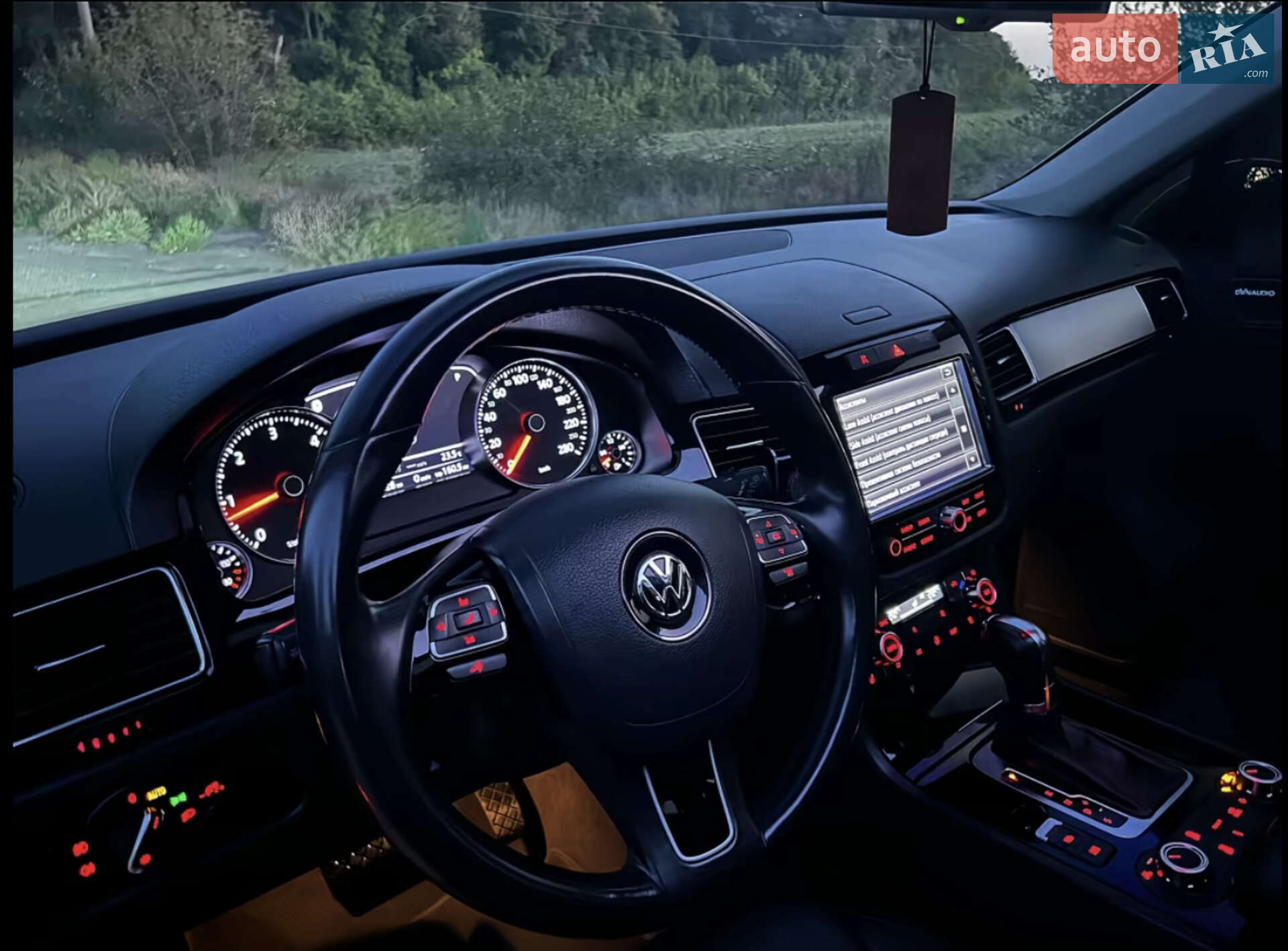 Volkswagen Touareg 2011 VIN WVGZZZ7PZCD014737 фото оголошення 7 з 15