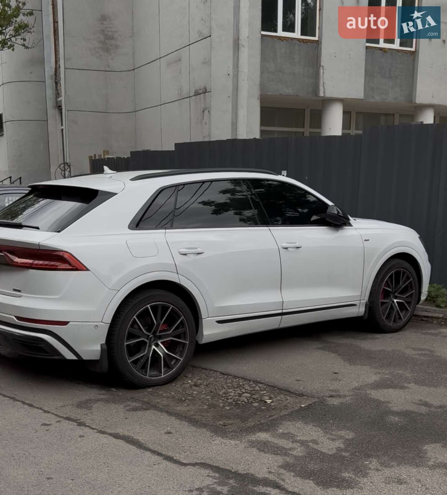 Audi Q8 2020 VIN WA1FVAF14LD027128 фото оголошення 3 з 4