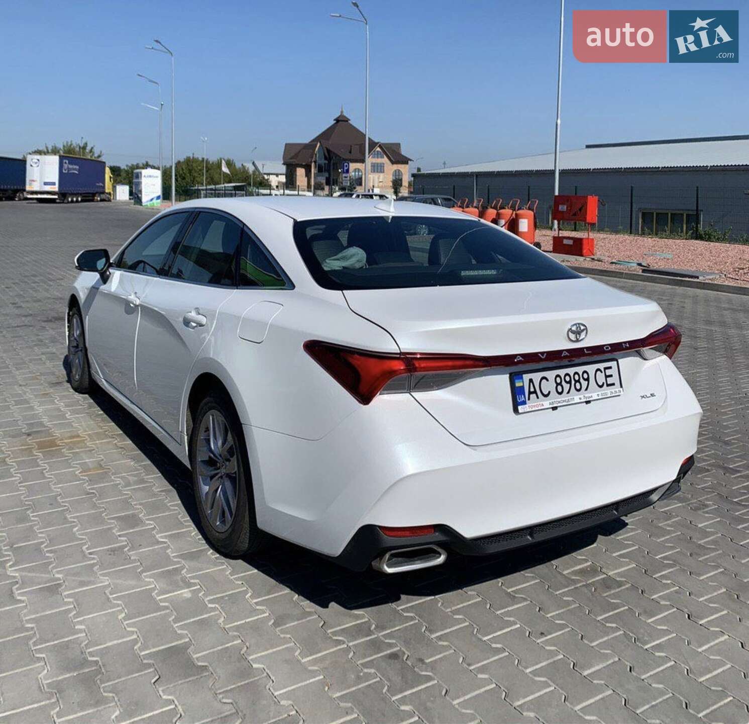 Toyota Avalon 2018 VIN 4T1BZ1FB0KU001850 фото оголошення 4 з 19