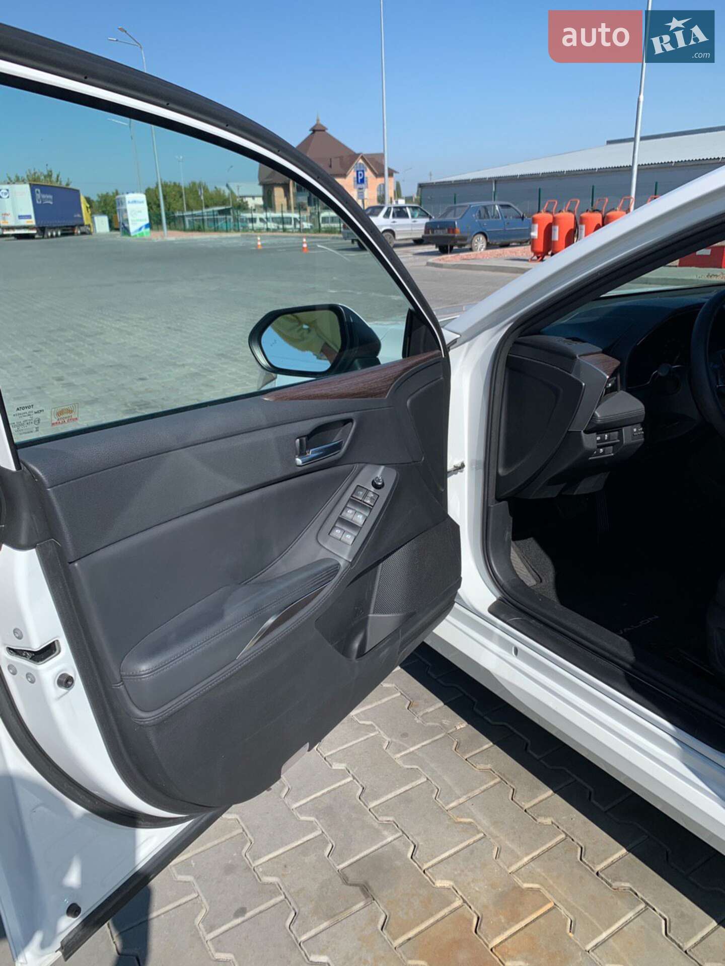 Toyota Avalon 2018 VIN 4T1BZ1FB0KU001850 фото оголошення 15 з 19