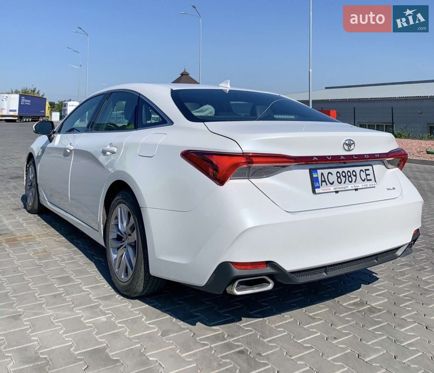 Toyota Avalon 2018 VIN 4T1BZ1FB0KU001850 фото оголошення 17 з 19