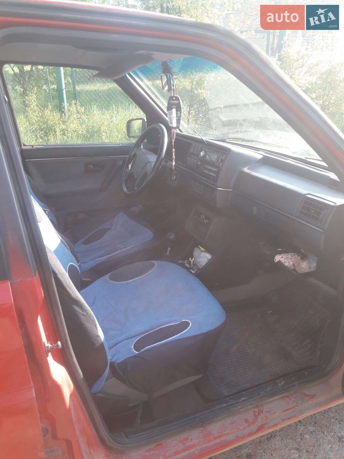 Volkswagen Jetta 1989 VIN WVWZZZ1GZKW108528 фото оголошення 2 з 8