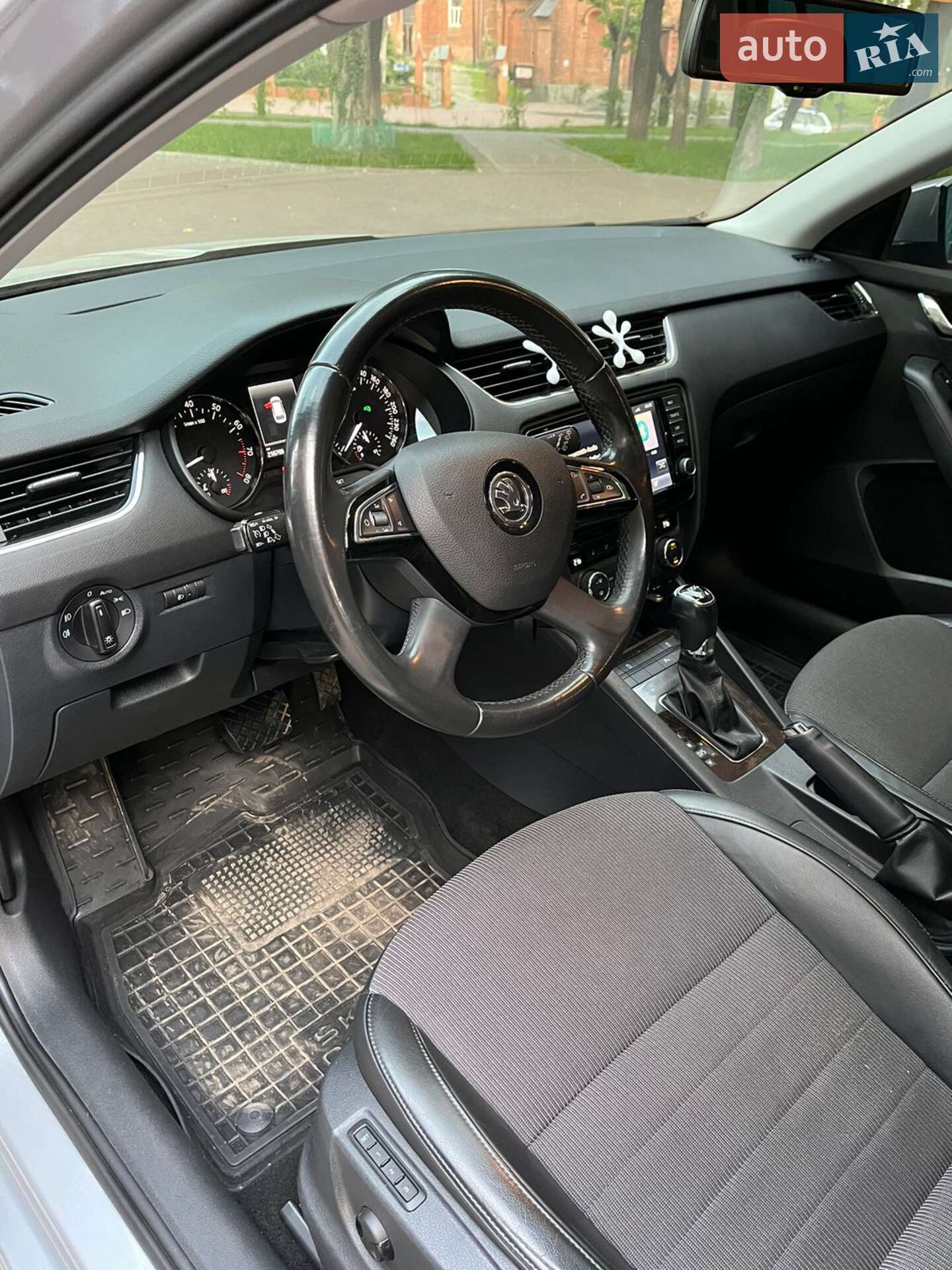 Skoda Octavia 2013 VIN TMBLD7NE0E0056154 фото оголошення 6 з 20