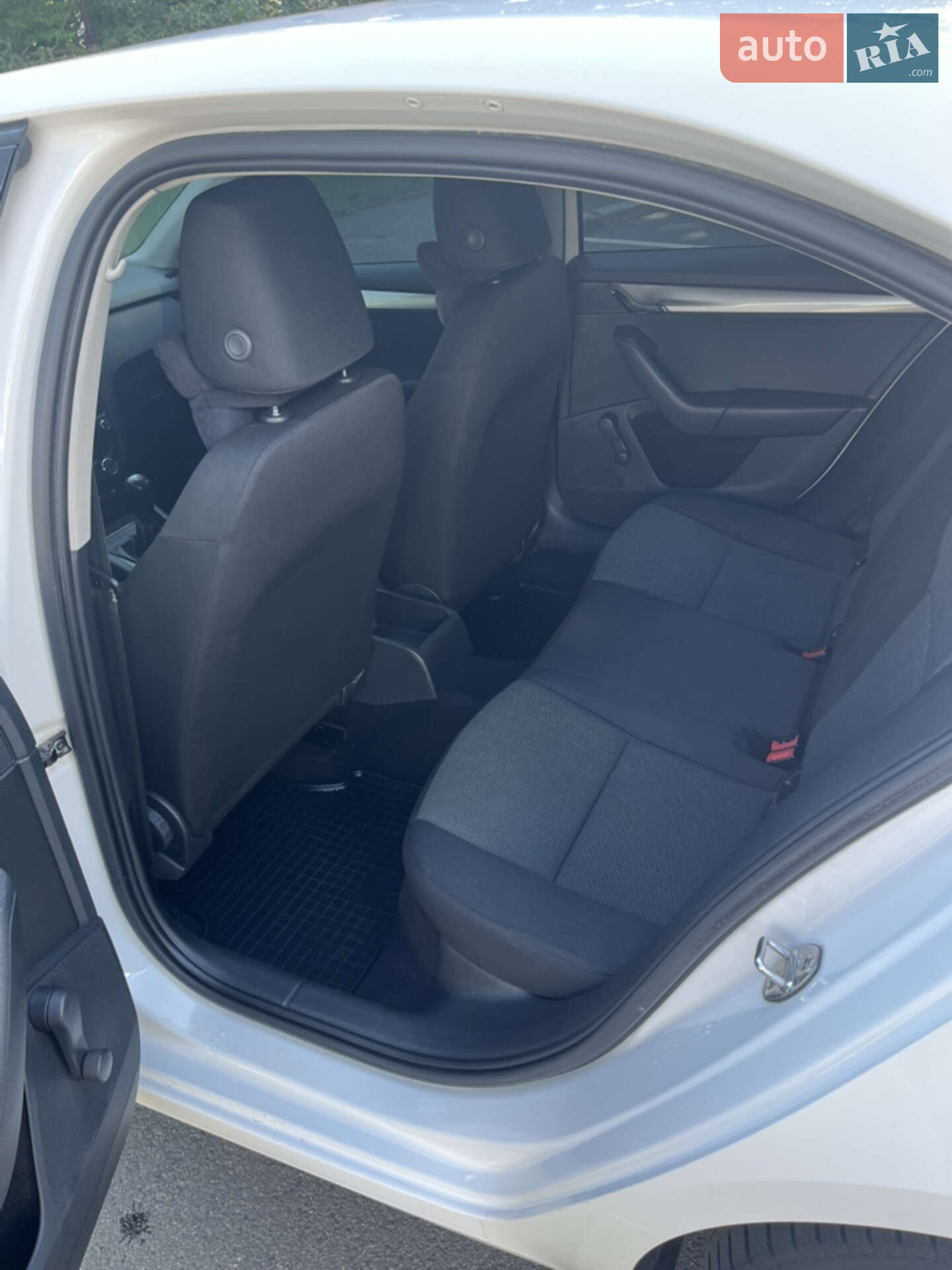 Skoda Octavia 2014 VIN TMBAC2NE4EB009372 фото оголошення 7 з 18
