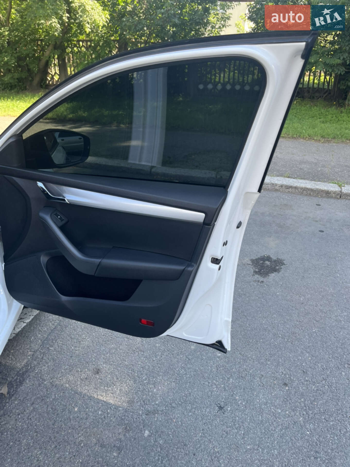 Skoda Octavia 2014 VIN TMBAC2NE4EB009372 фото оголошення 15 з 18